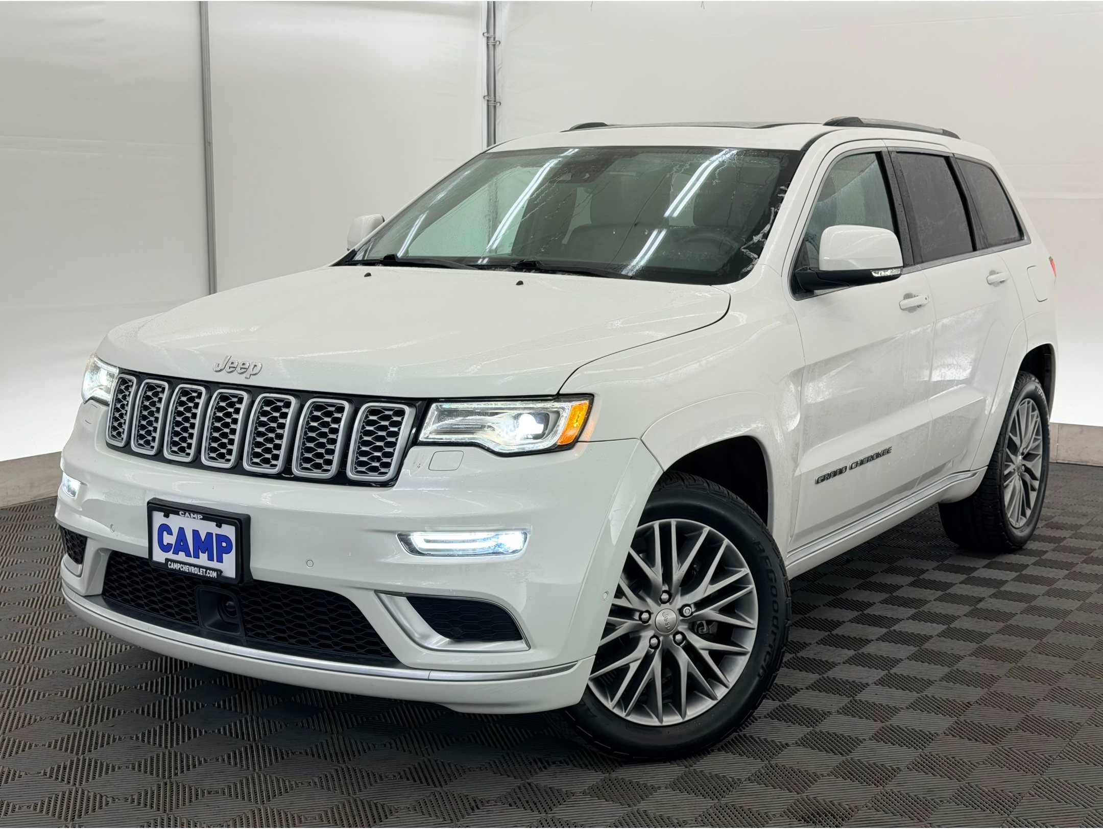 2017 Jeep Grand Cherokee Summit's photo