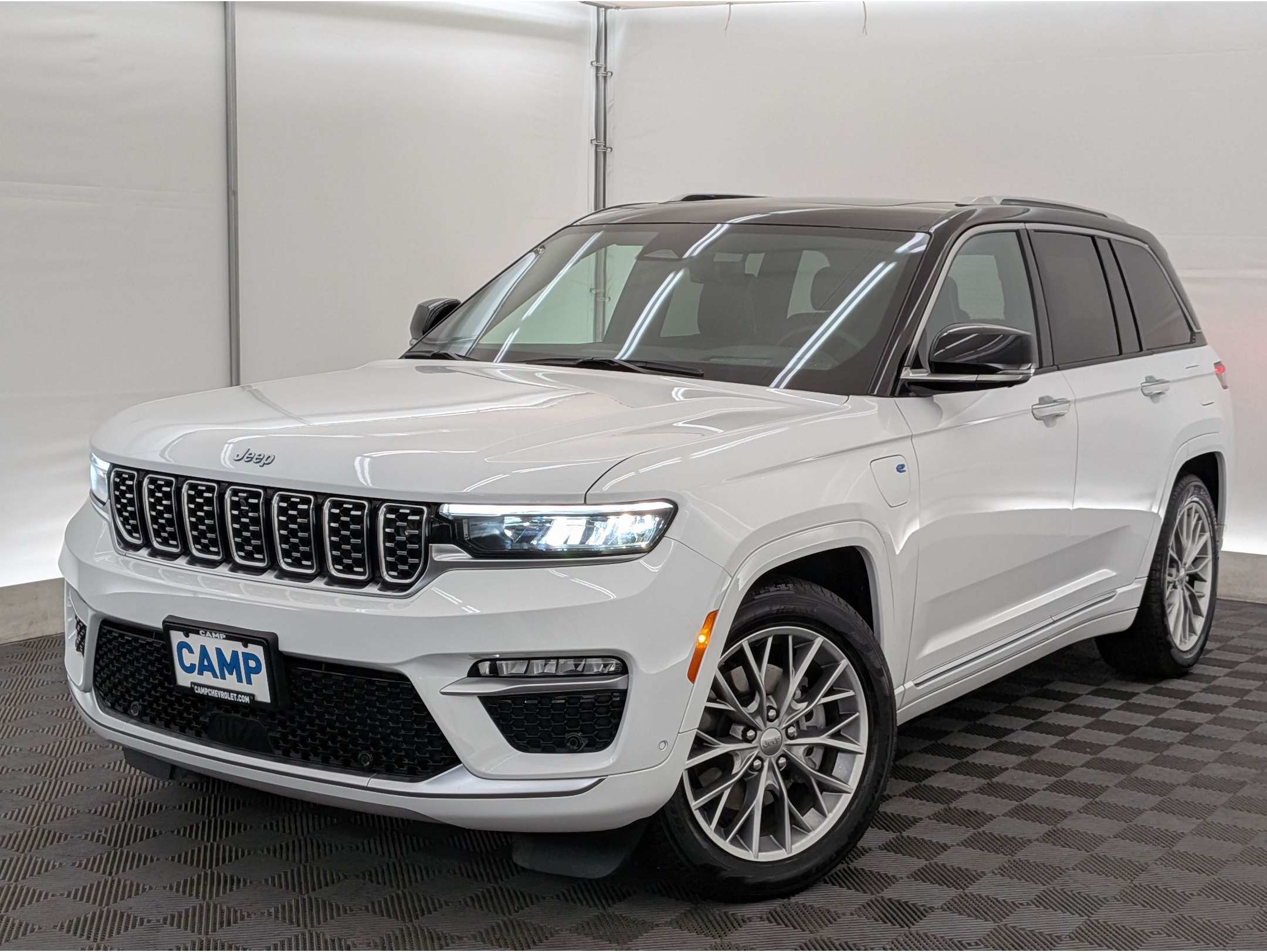 2023 Jeep Grand Cherokee Summit 4xe's photo