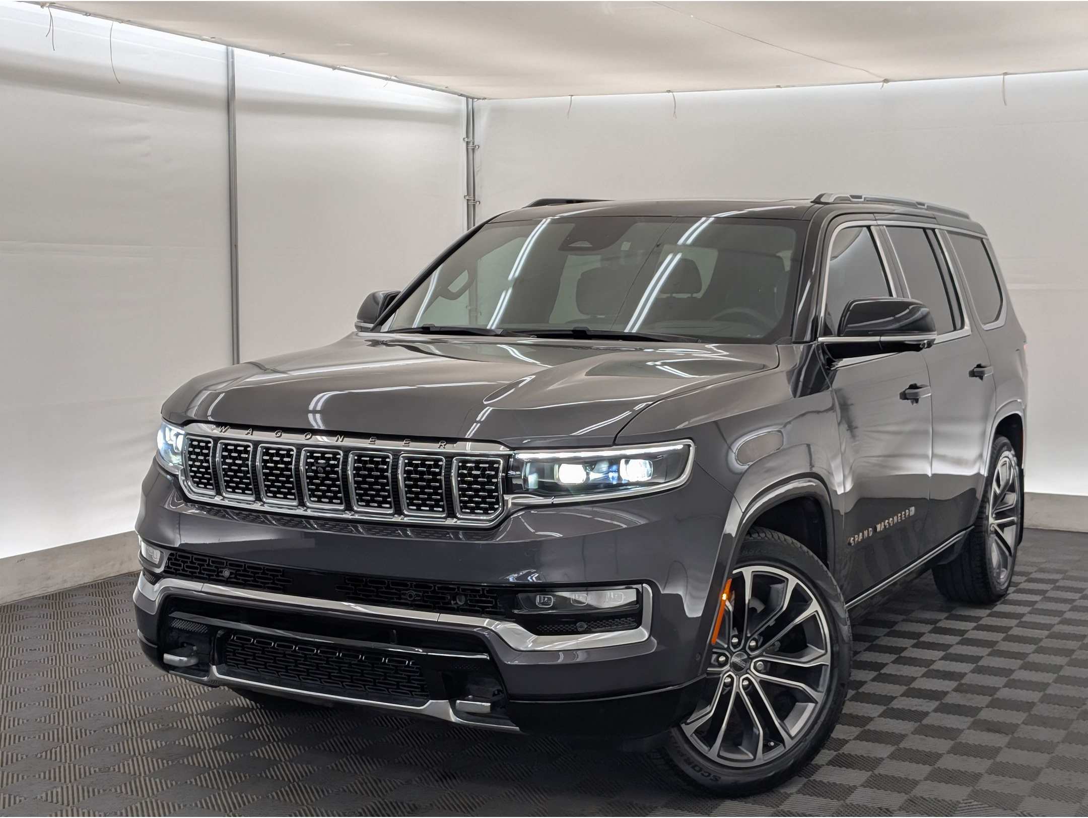 2024 Jeep Grand Wagoneer Series III's photo