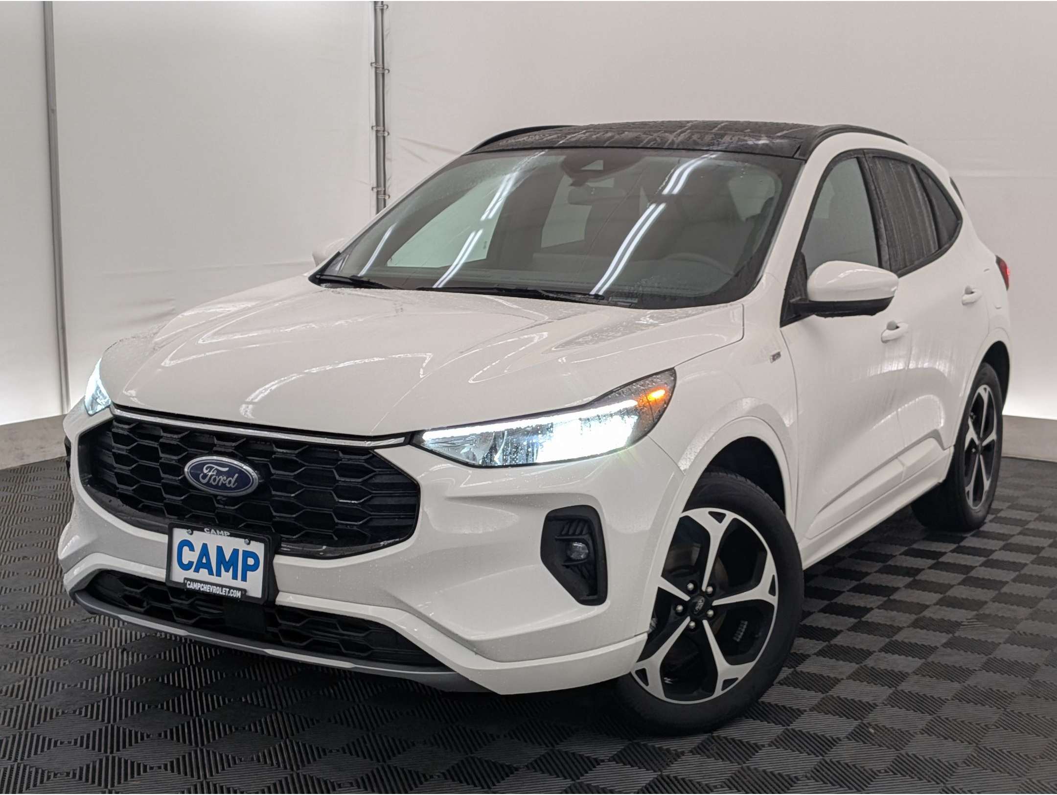 2024 Ford Escape ST-Line Select's photo