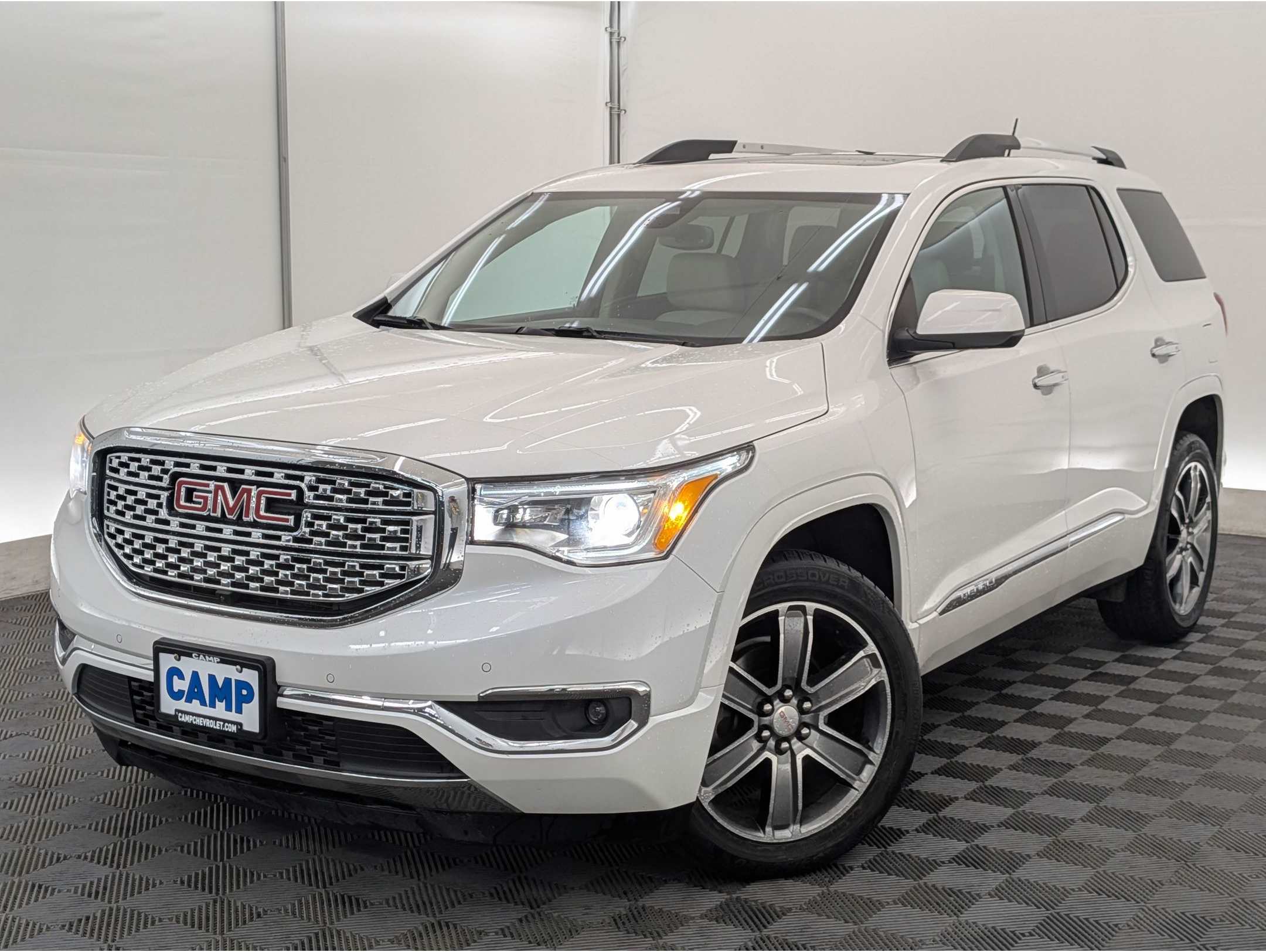 2017 GMC Acadia Denali's photo