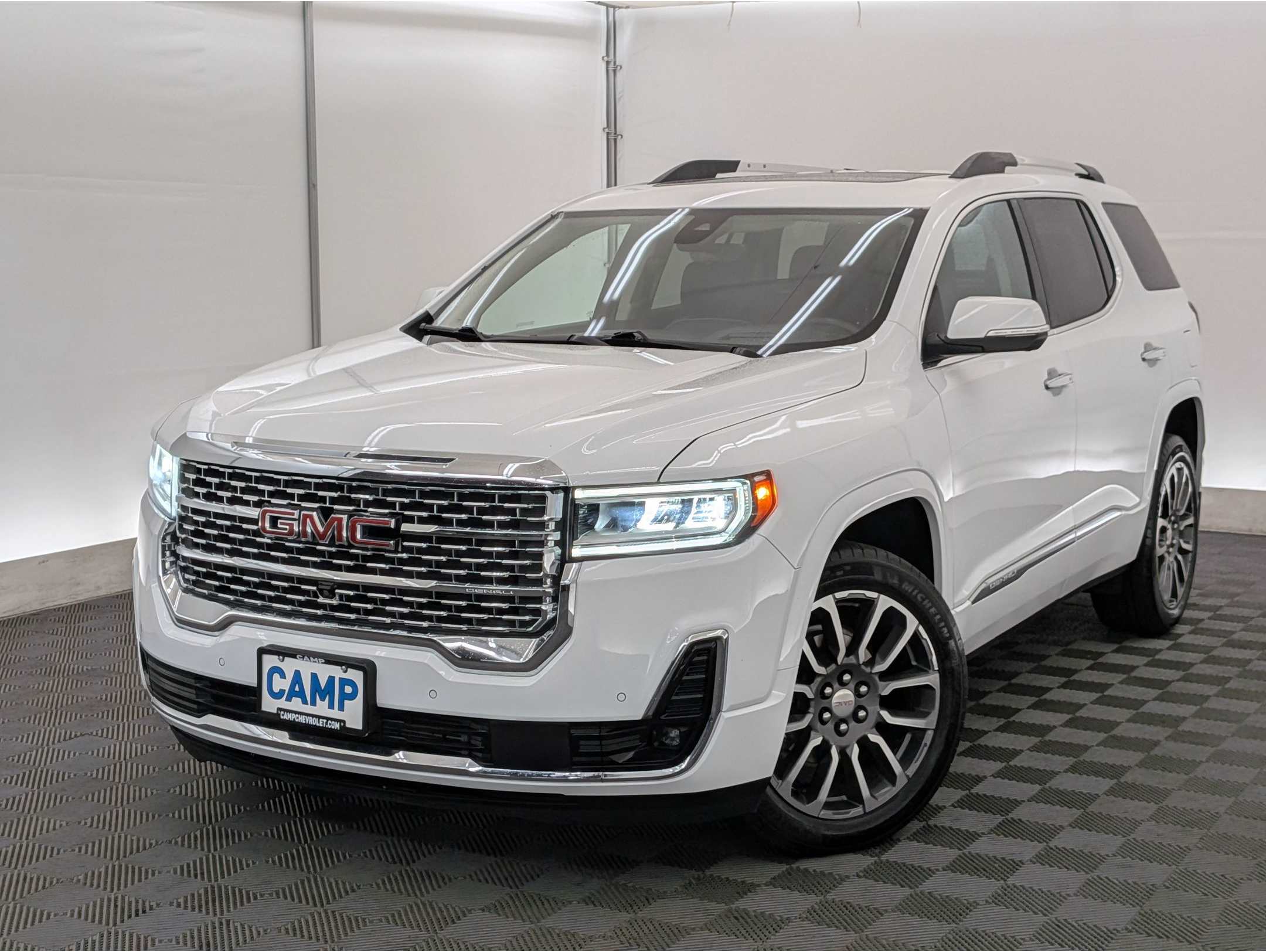 2022 GMC Acadia Denali's photo