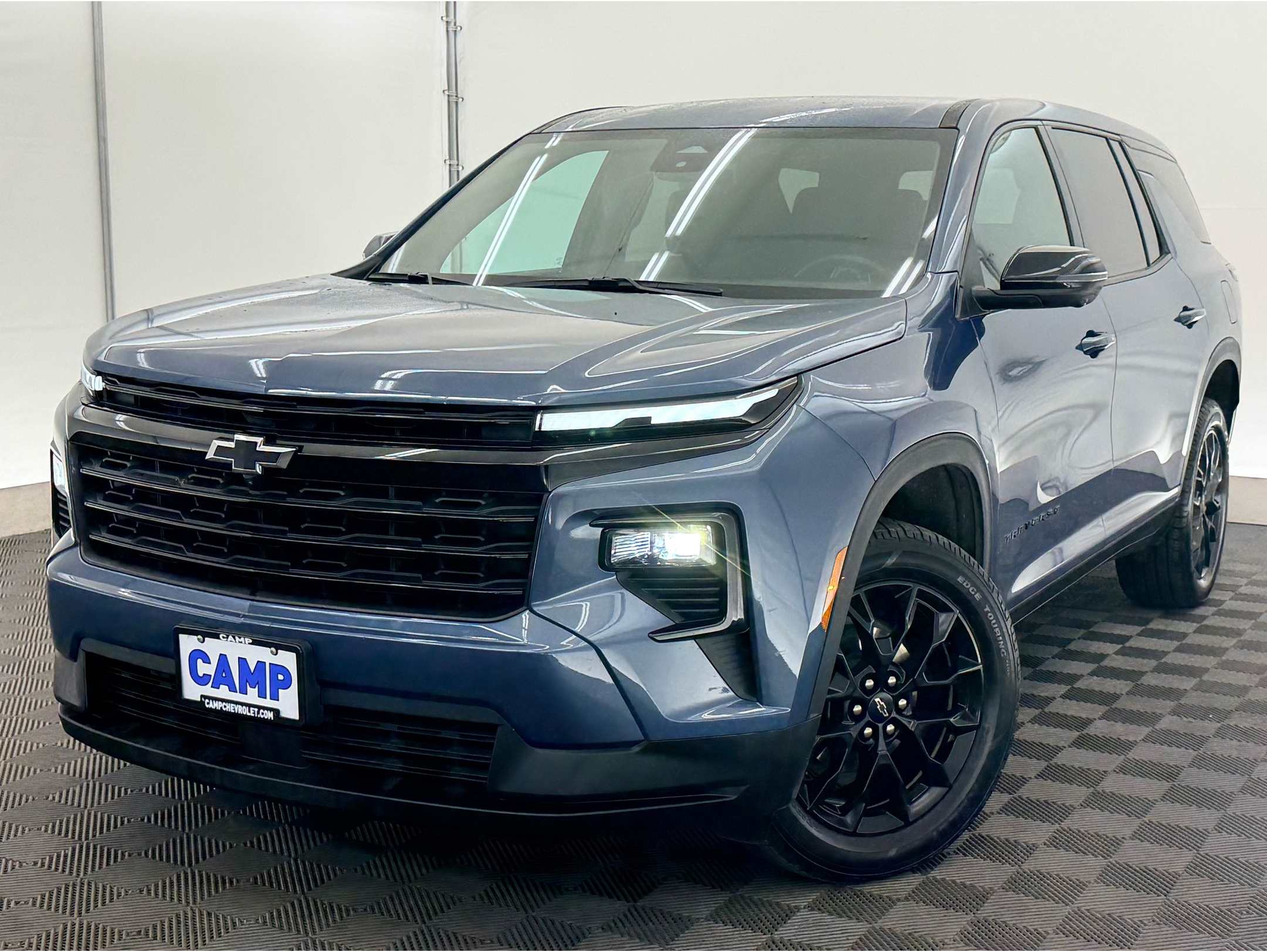 2024 Chevrolet Traverse LS's photo