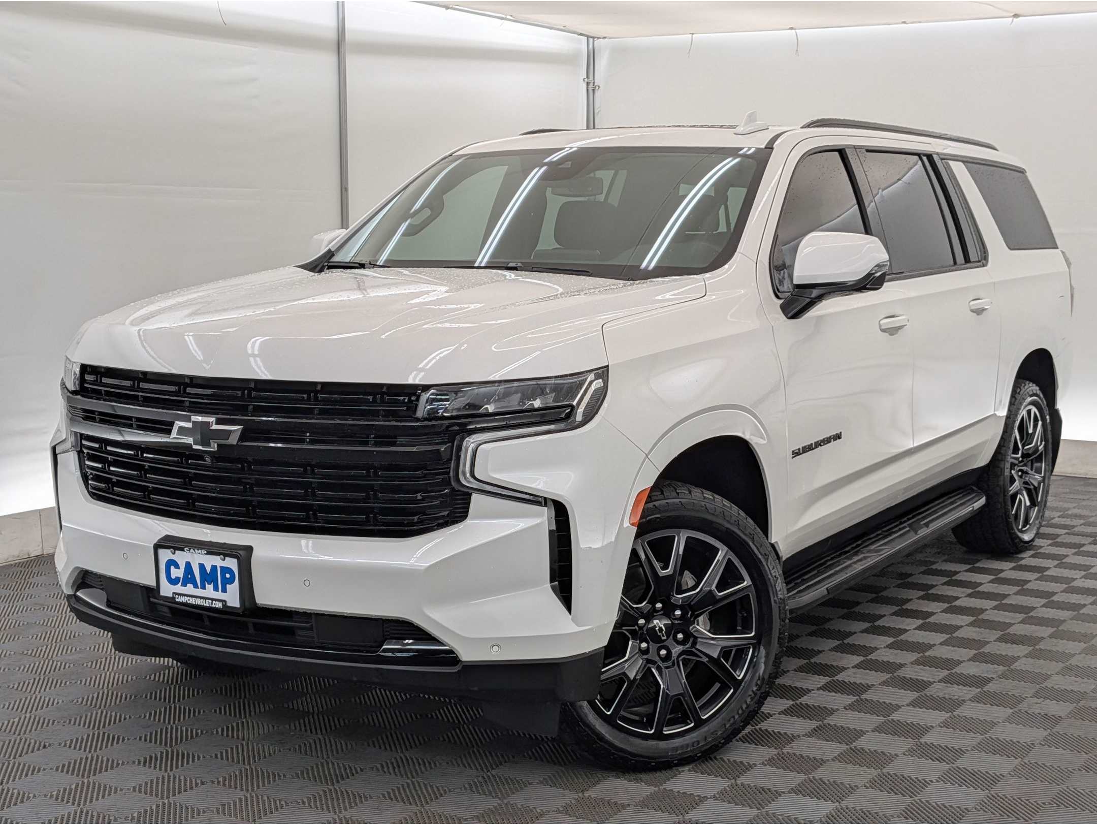 2023 Chevrolet Suburban RST's photo