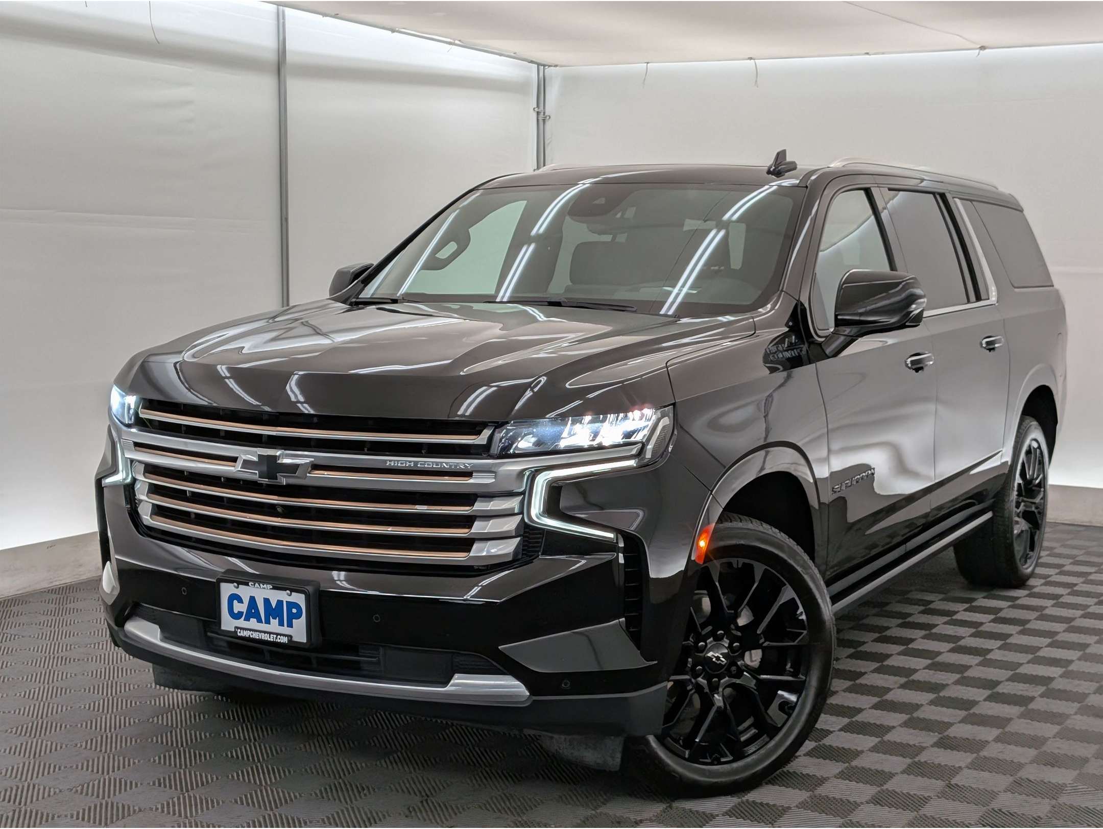 2023 Chevrolet Suburban High Country's photo