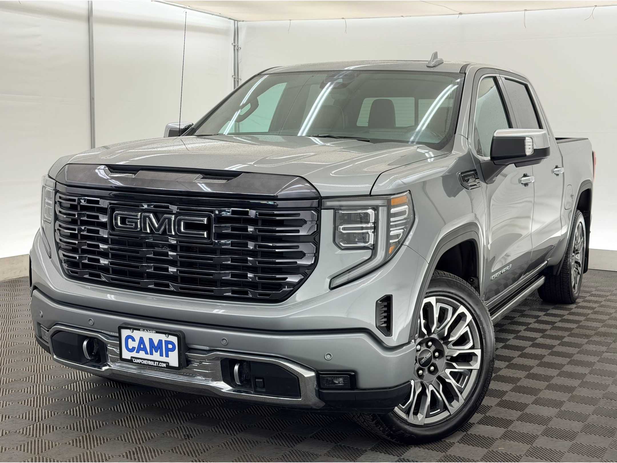 2024 GMC Sierra 1500 Denali Ultimate's photo