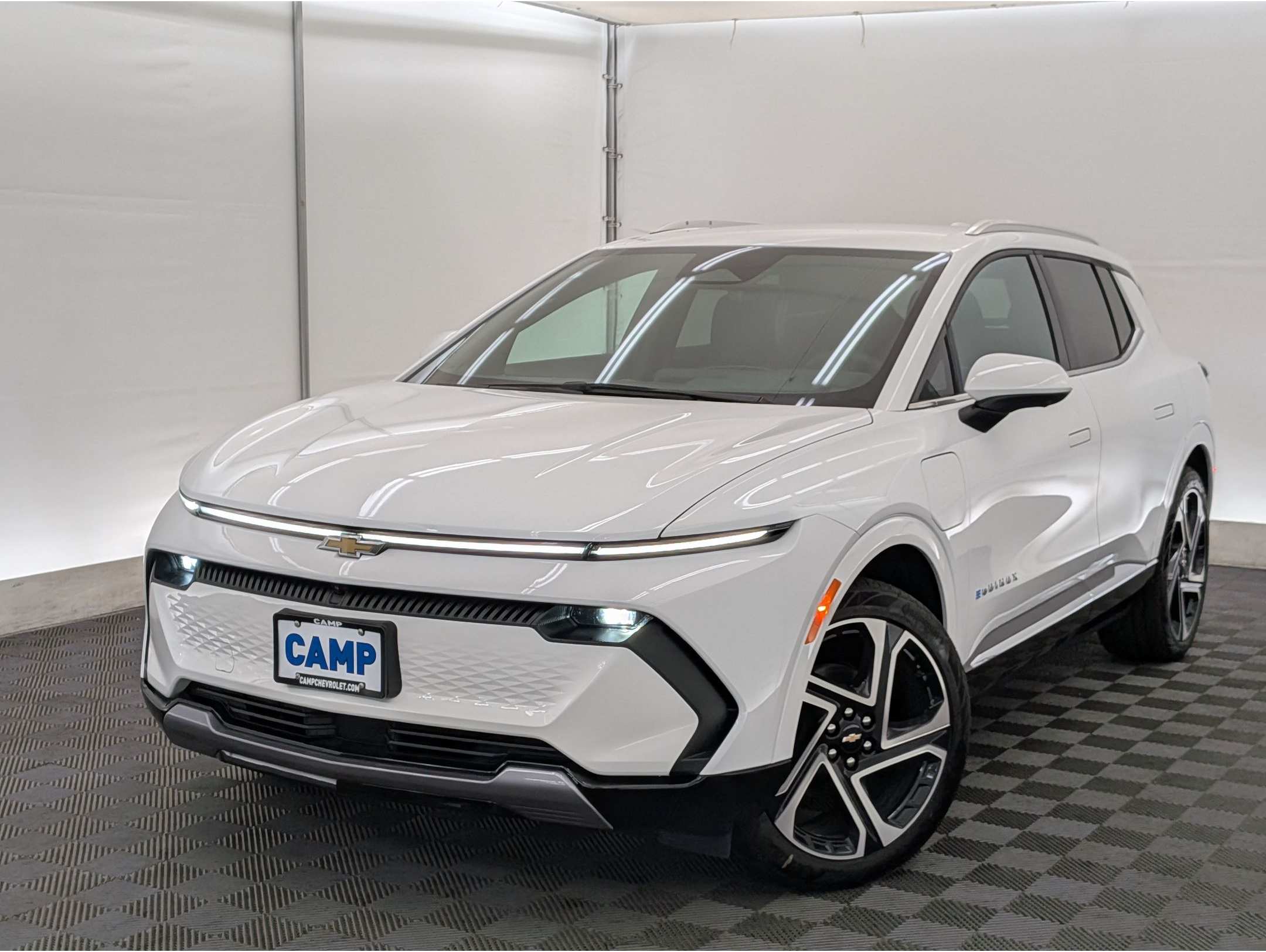 2026 Chevrolet Equinox EV 2LT's photo