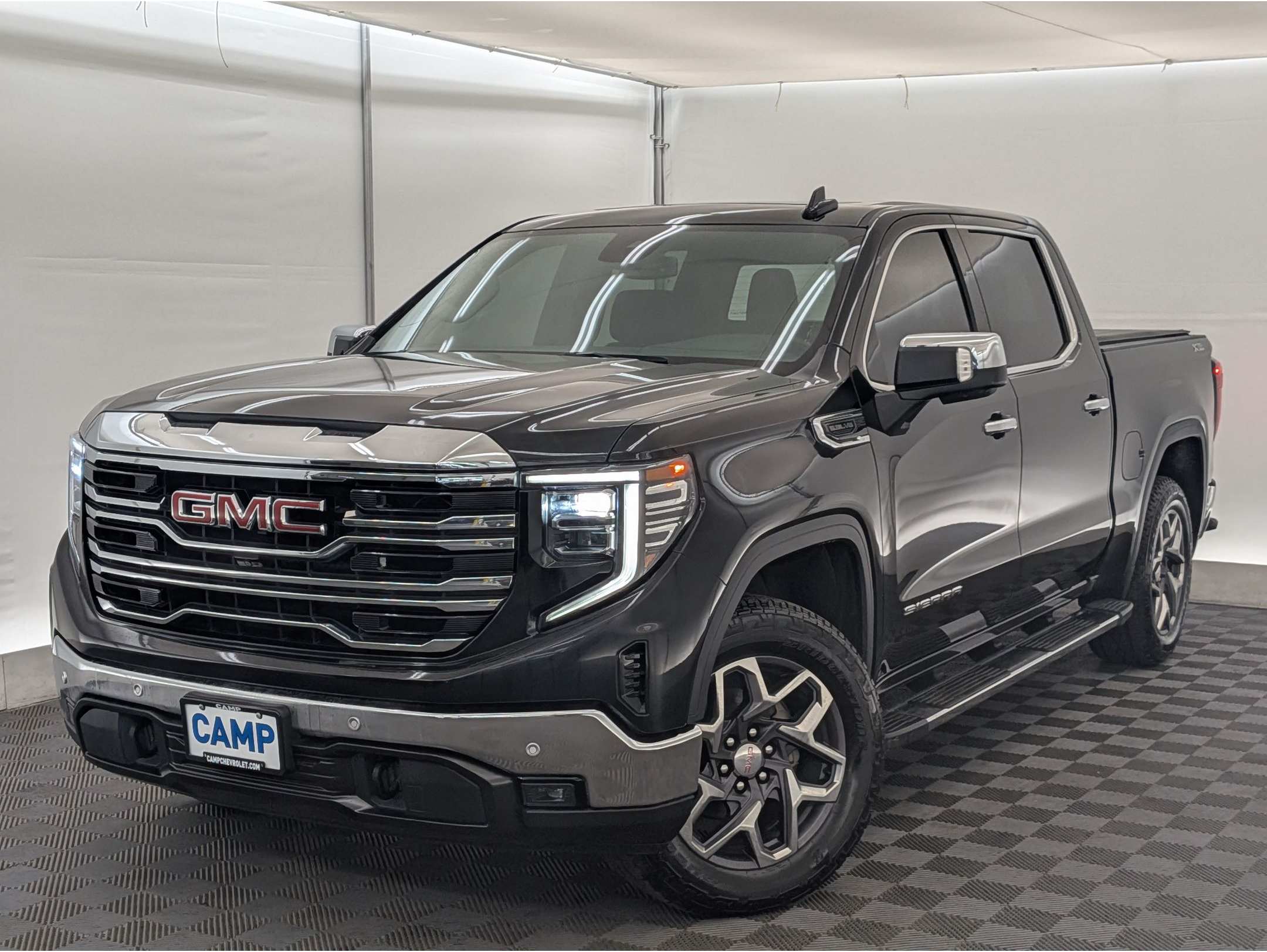 2022 GMC Sierra 1500 SLT's photo