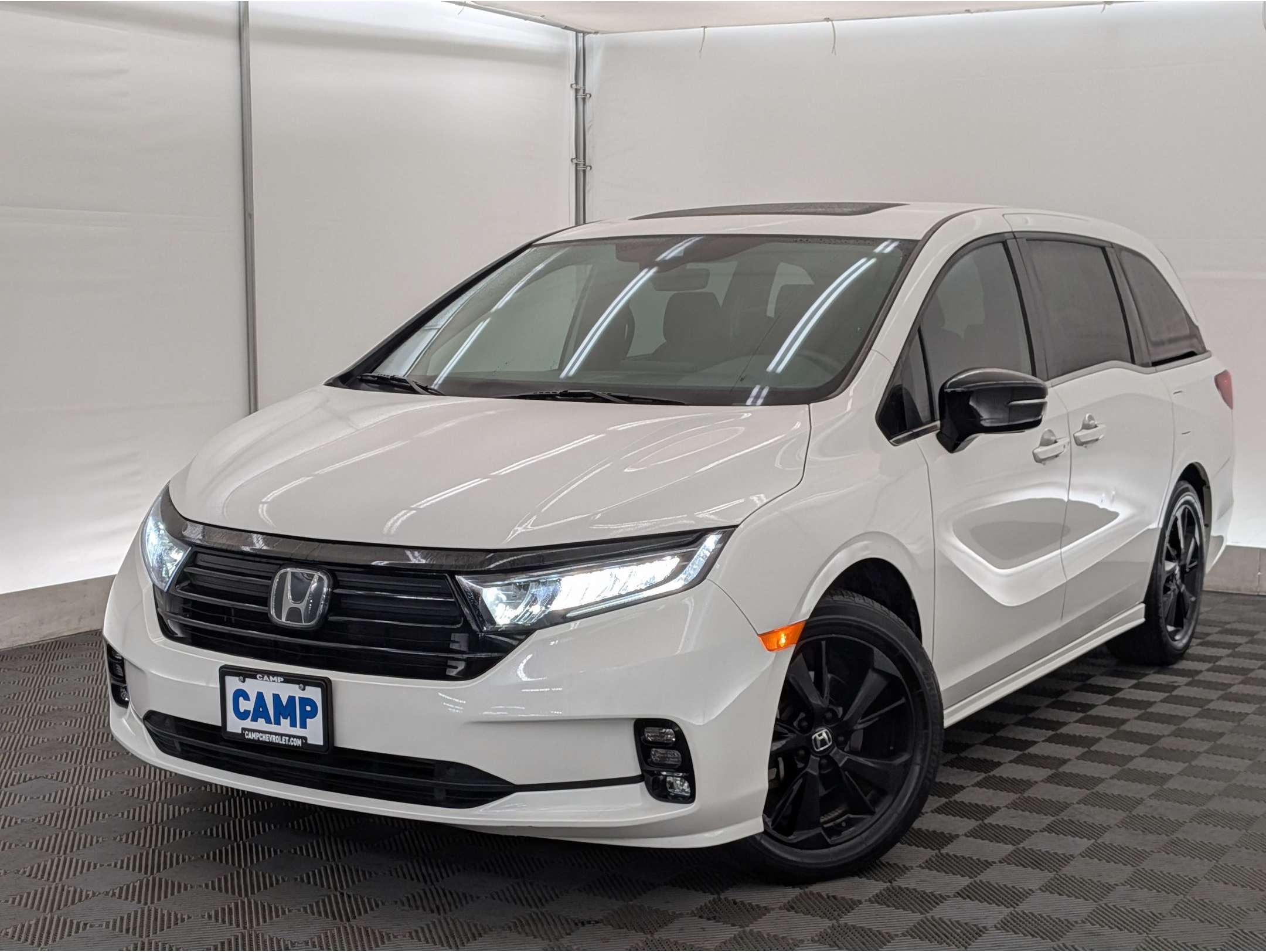 2023 Honda Odyssey SPORT's photo