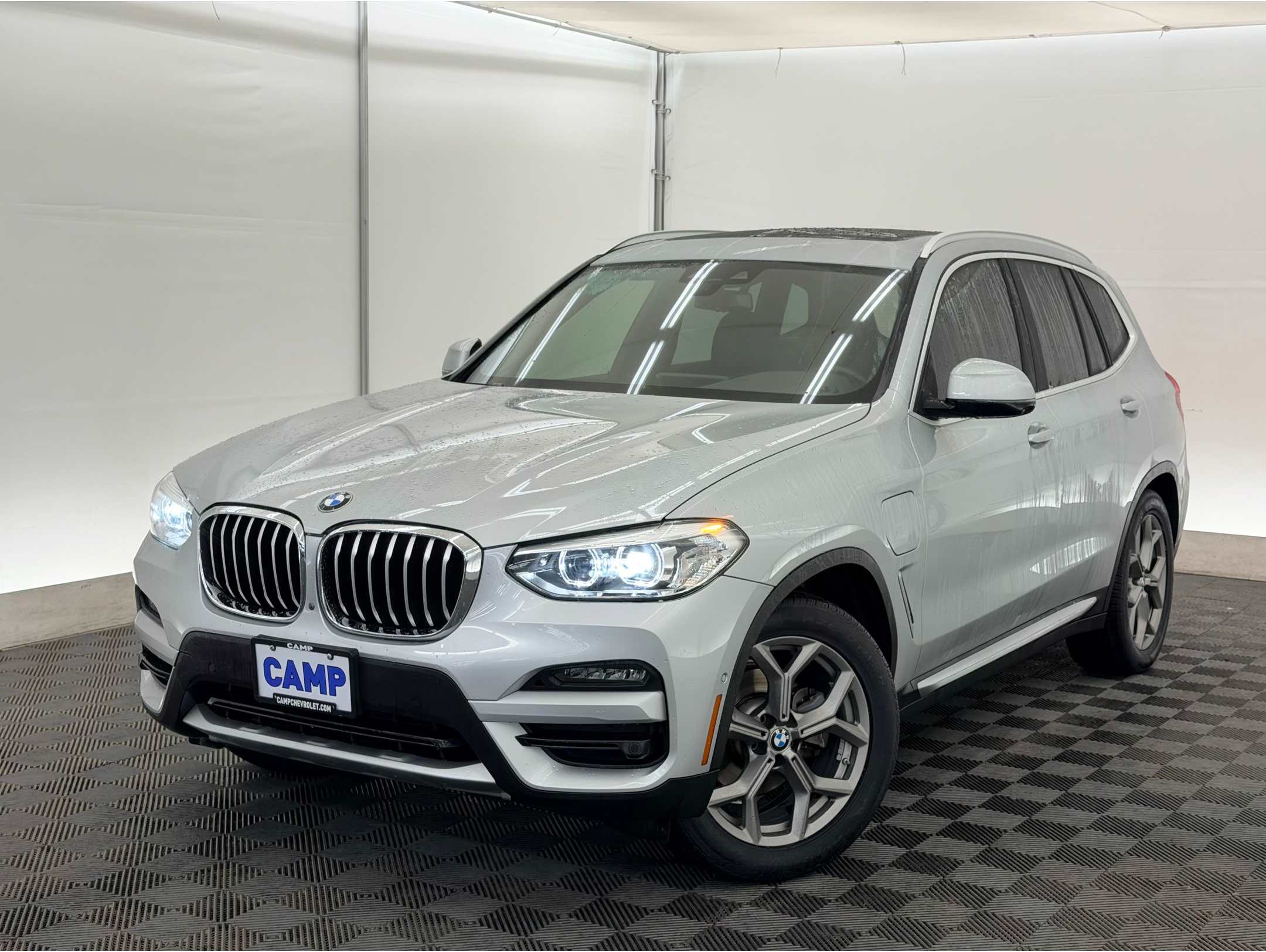 2021 BMW X3 30e's photo