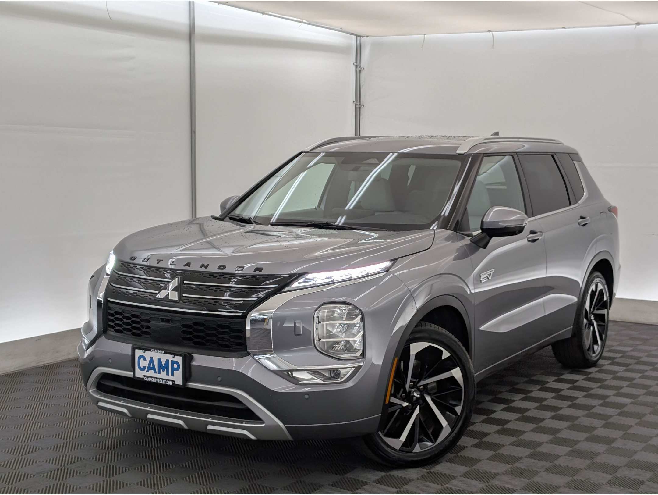 2023 Mitsubishi Outlander Plug-In Hybrid SEL's photo