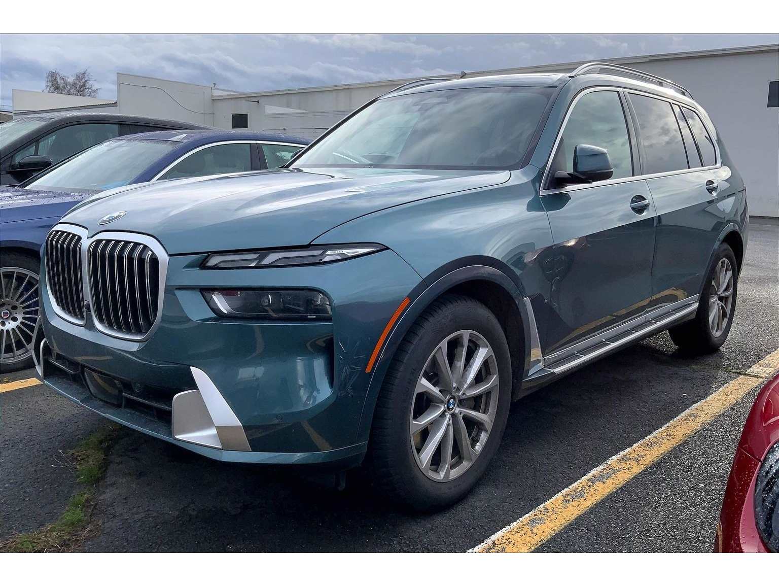 2023 BMW X7 40i's photo