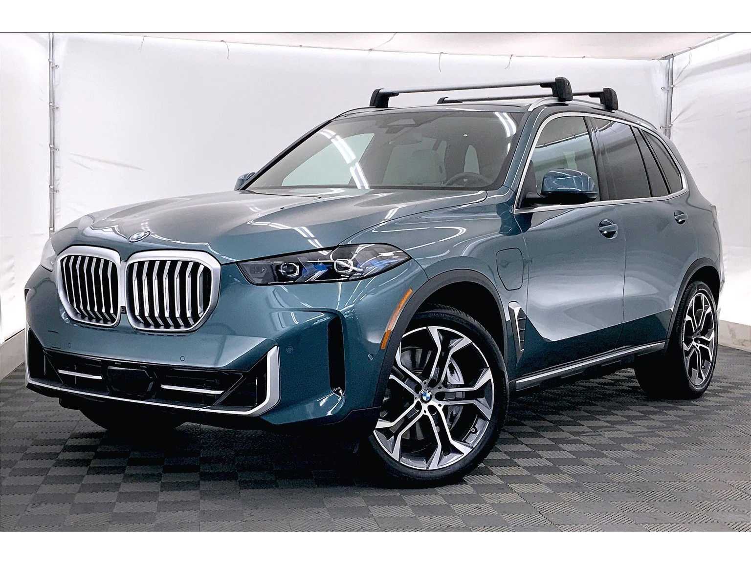 2025 BMW X5 50e's photo