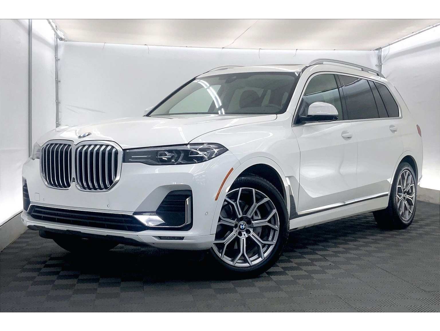 2021 BMW X7 40i's photo
