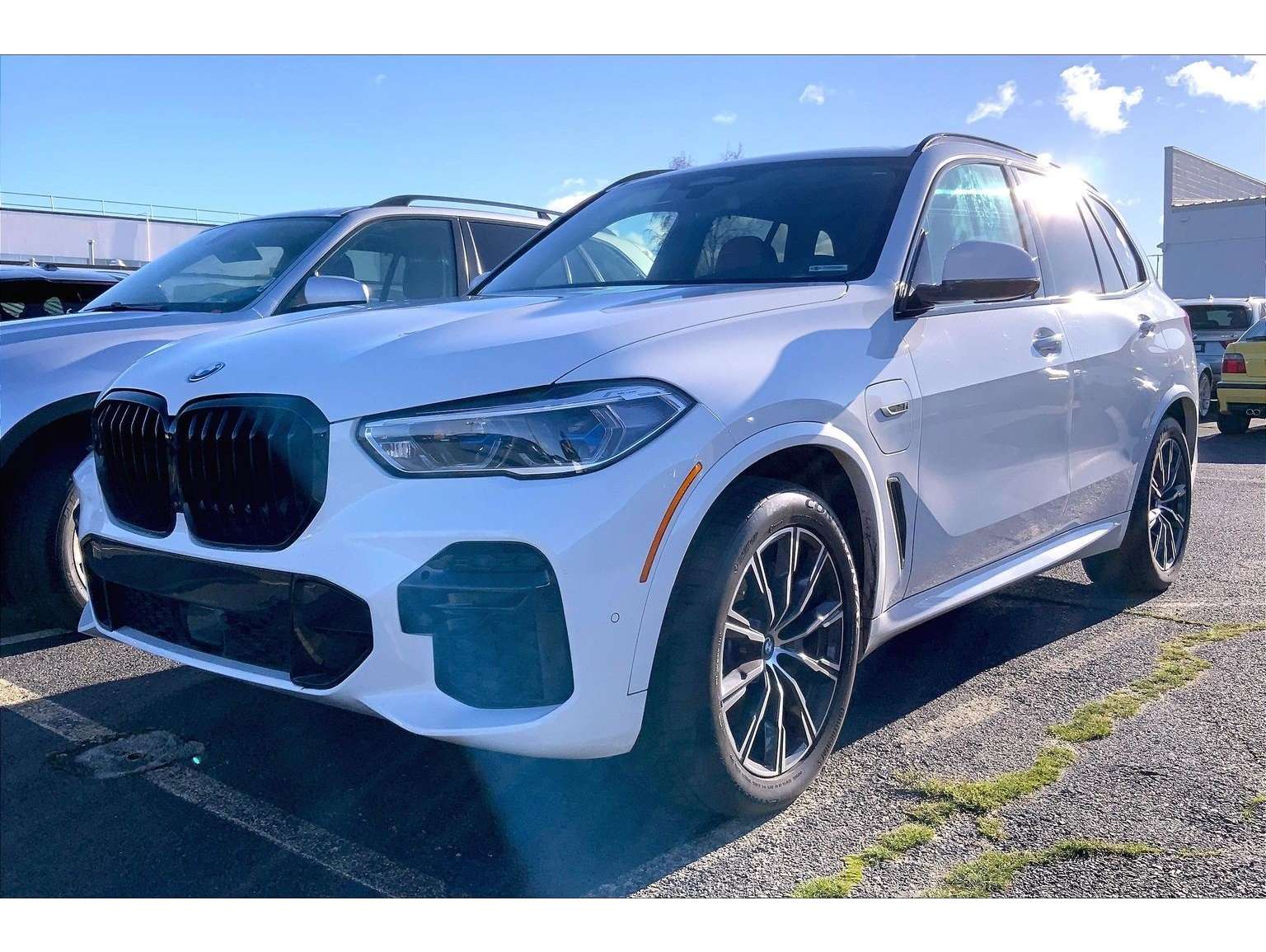 2022 BMW X5 45e's photo