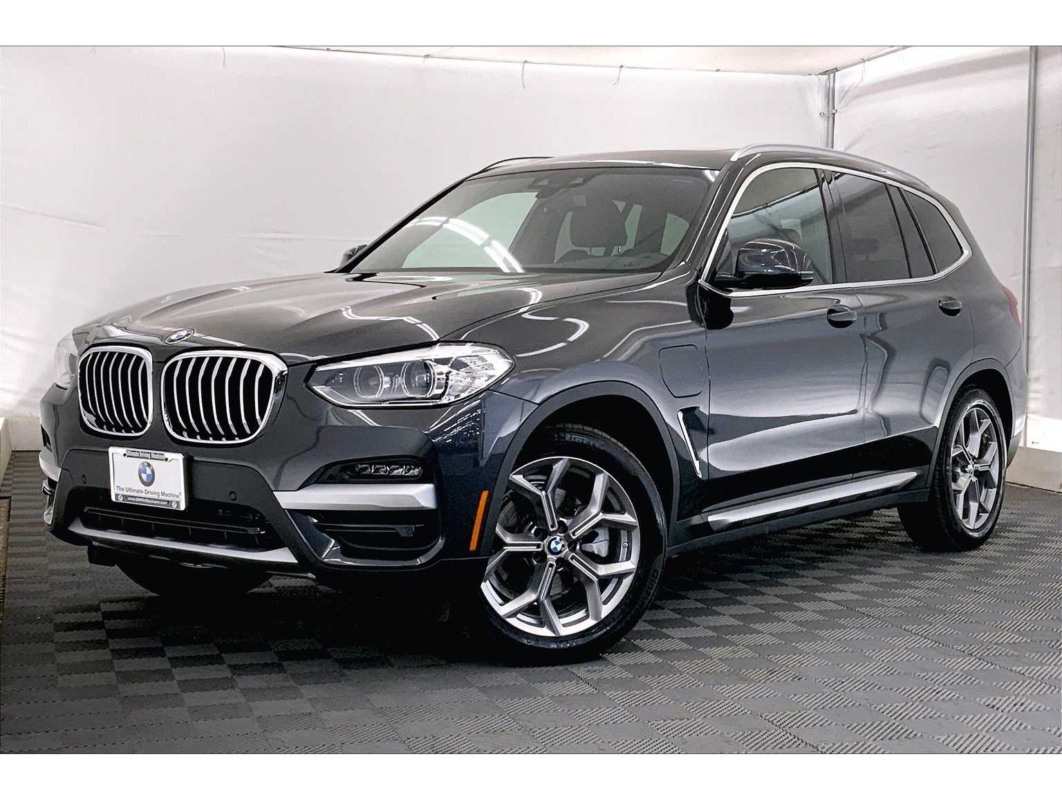 2021 BMW X3 30e's photo