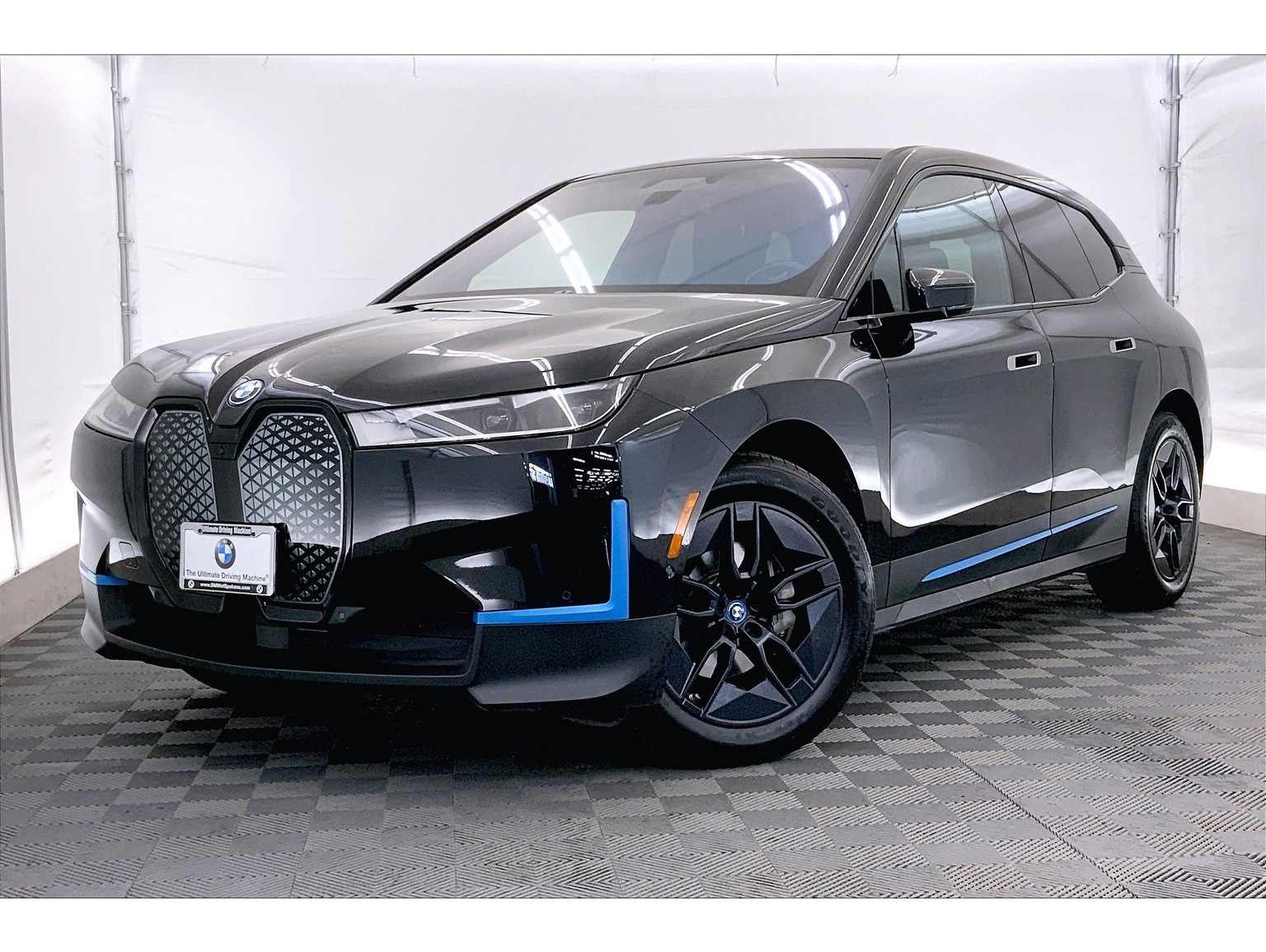 2024 BMW iX Base's photo