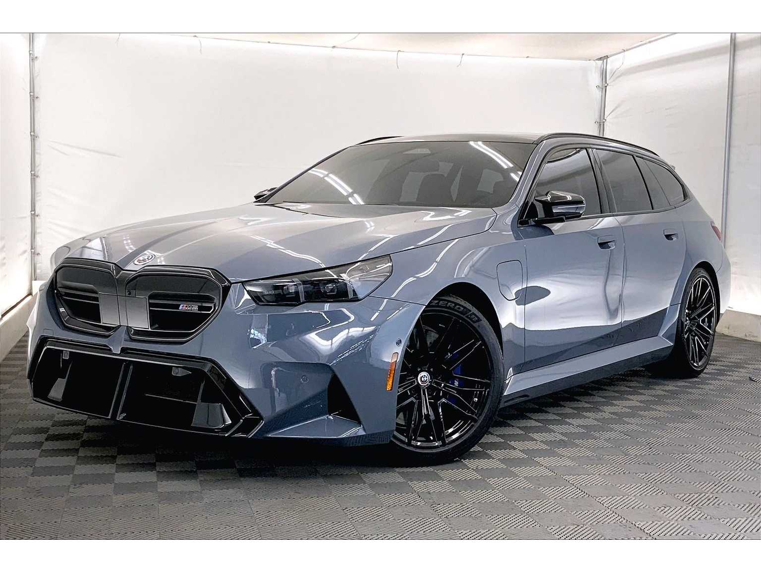 2025 BMW M5 M5 Touring's photo