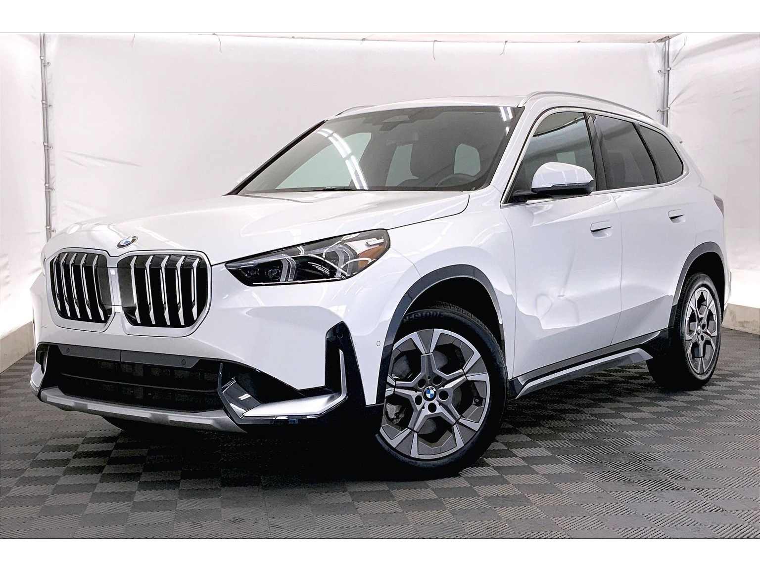 2025 BMW X1 28i