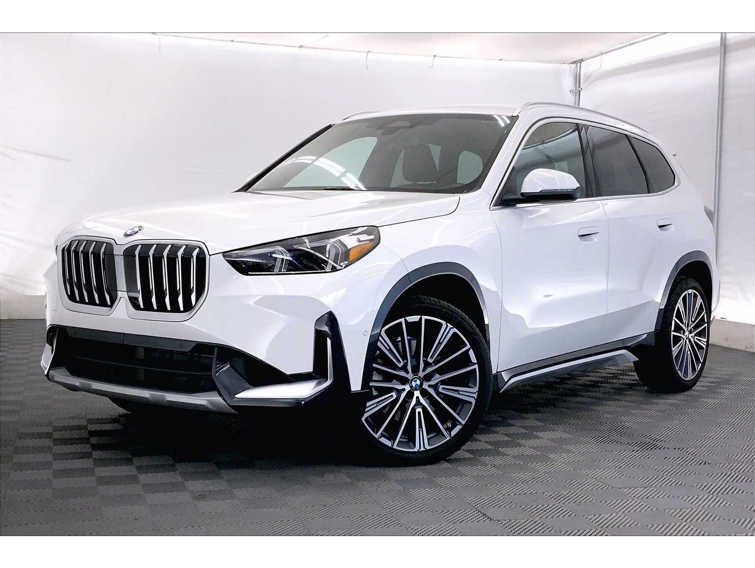 2025 BMW X1 28i