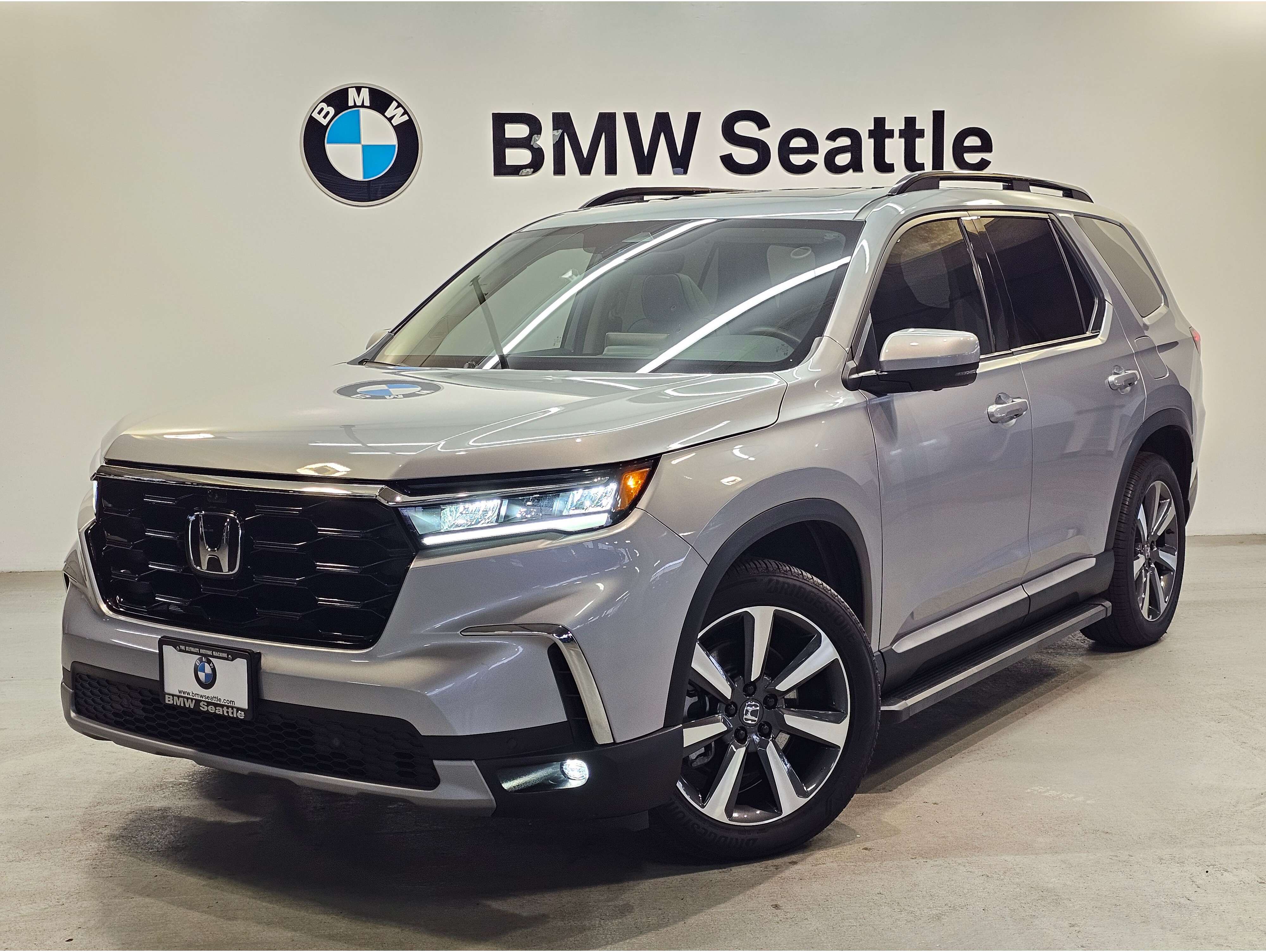 2023 Honda Pilot Elite's photo