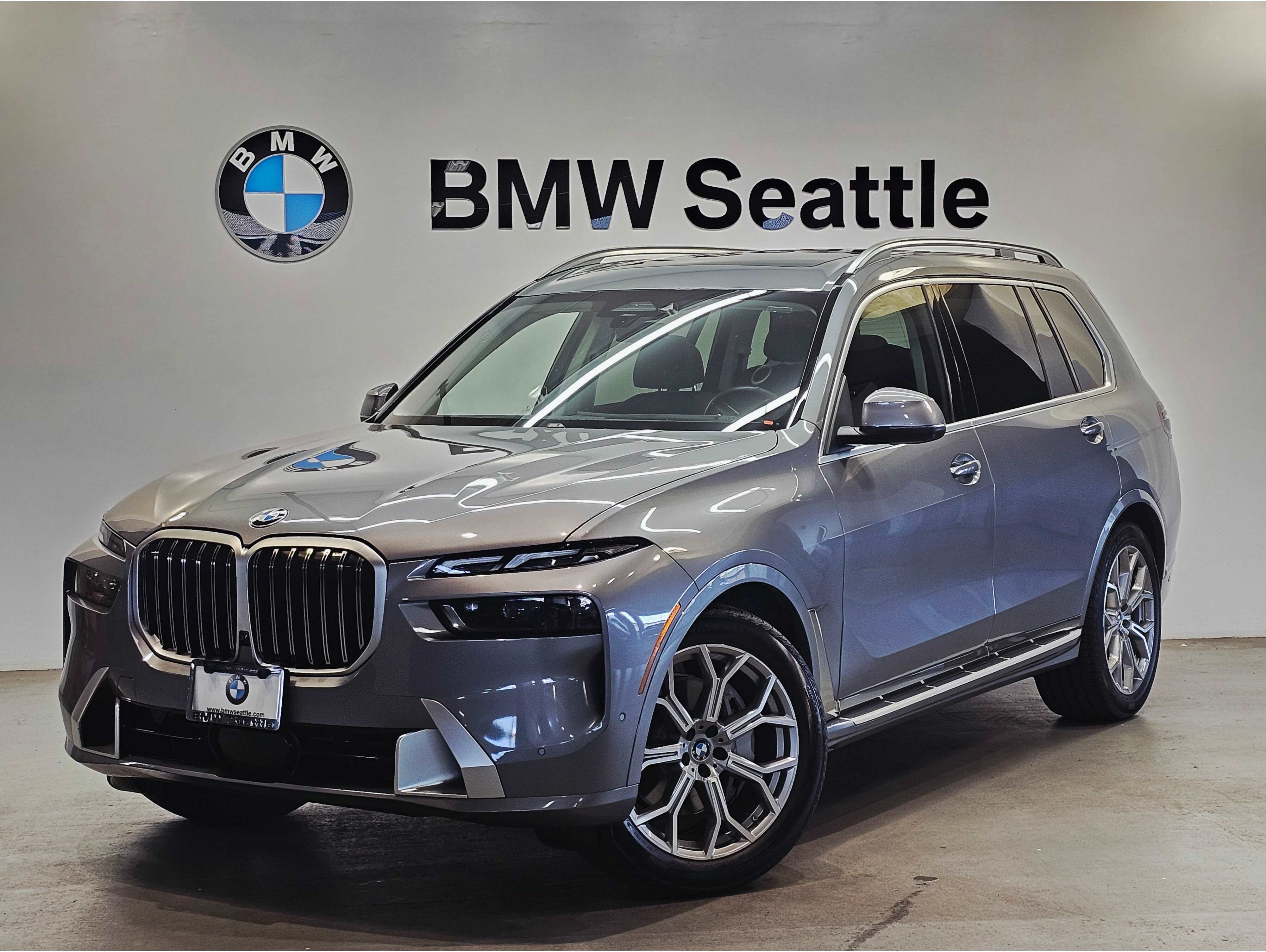 2024 BMW X7 40i's photo
