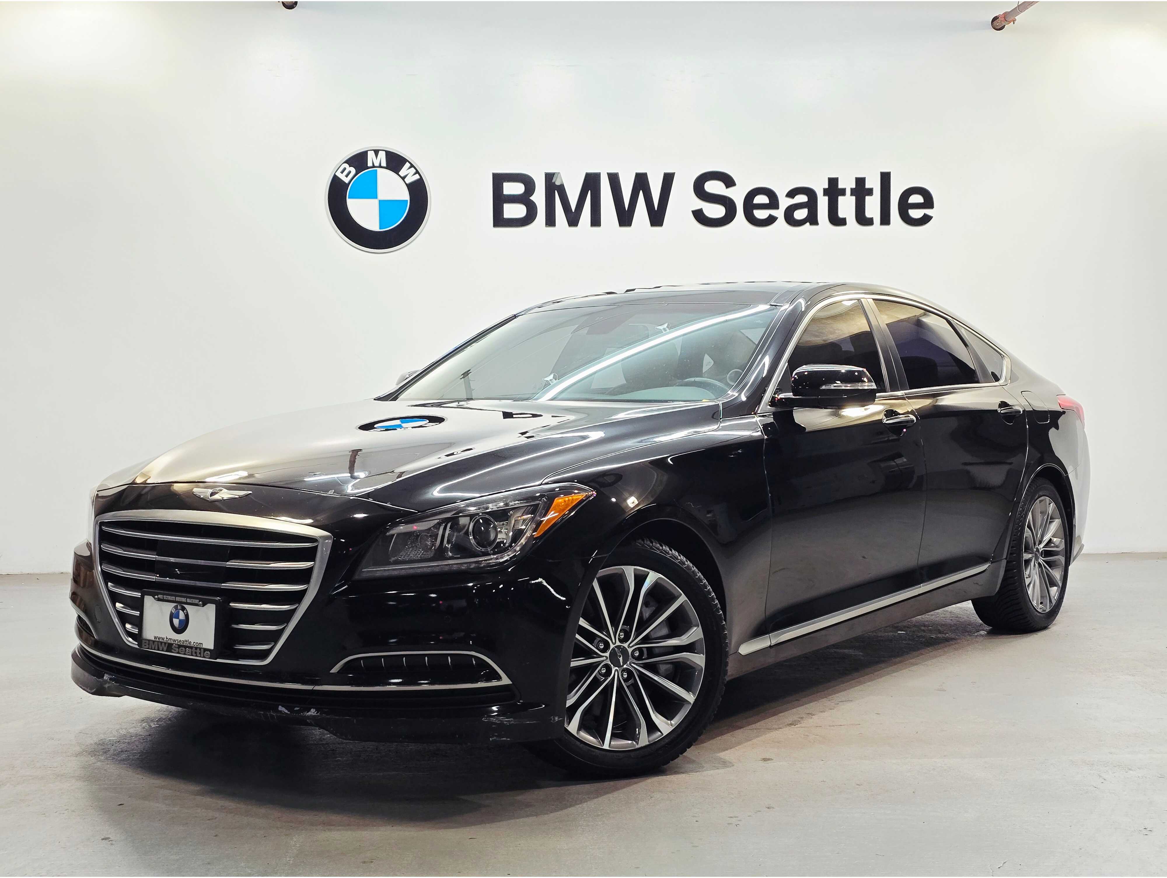 2015 Hyundai Genesis Base's photo