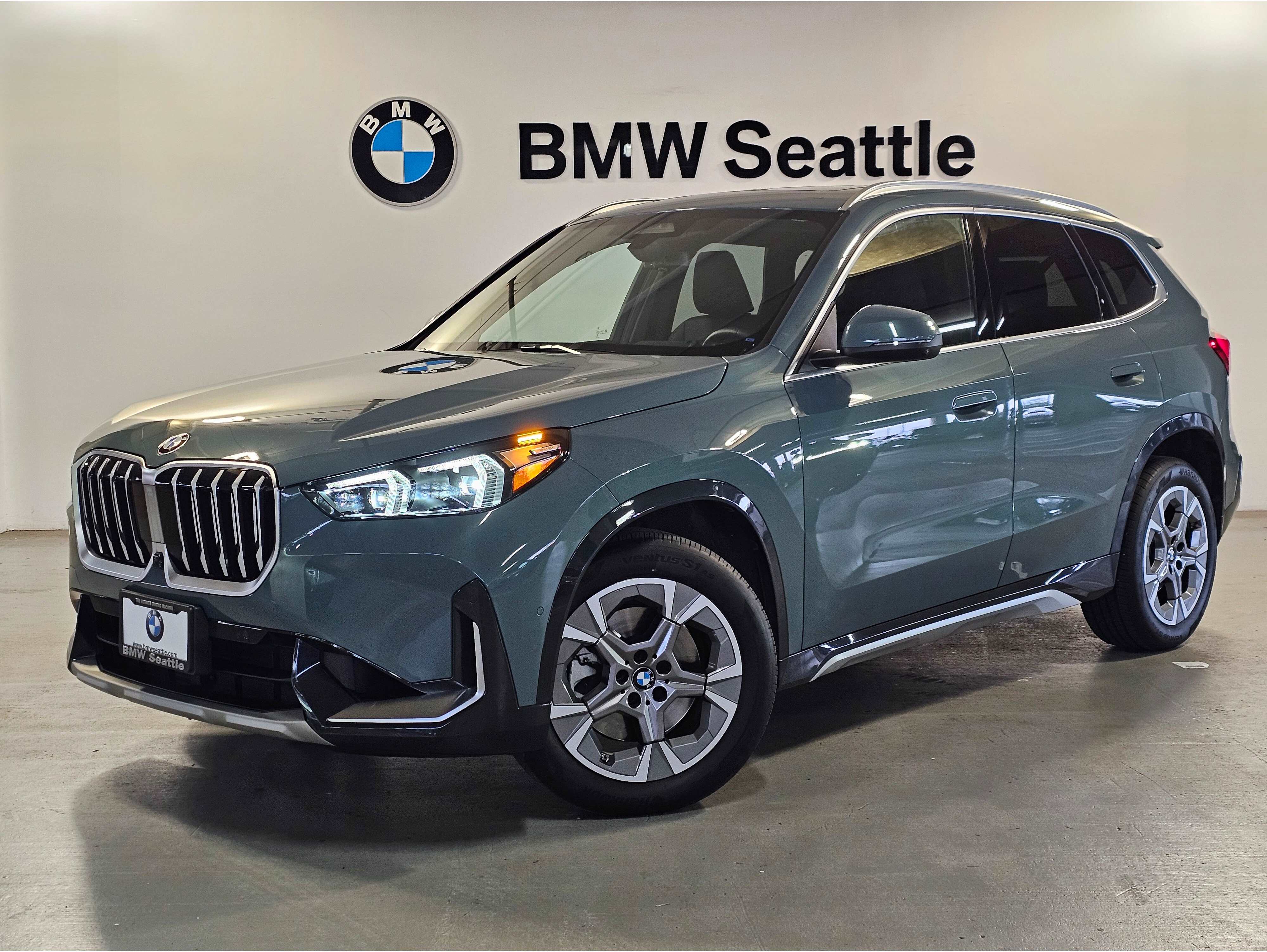 2025 BMW X1 28i