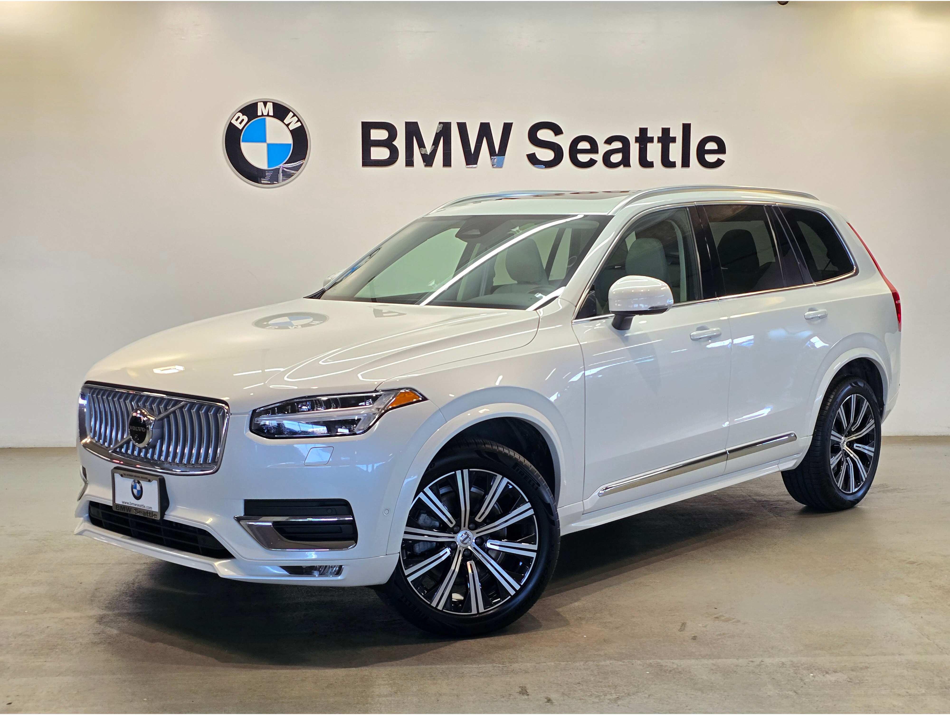 2023 Volvo XC90 Plus