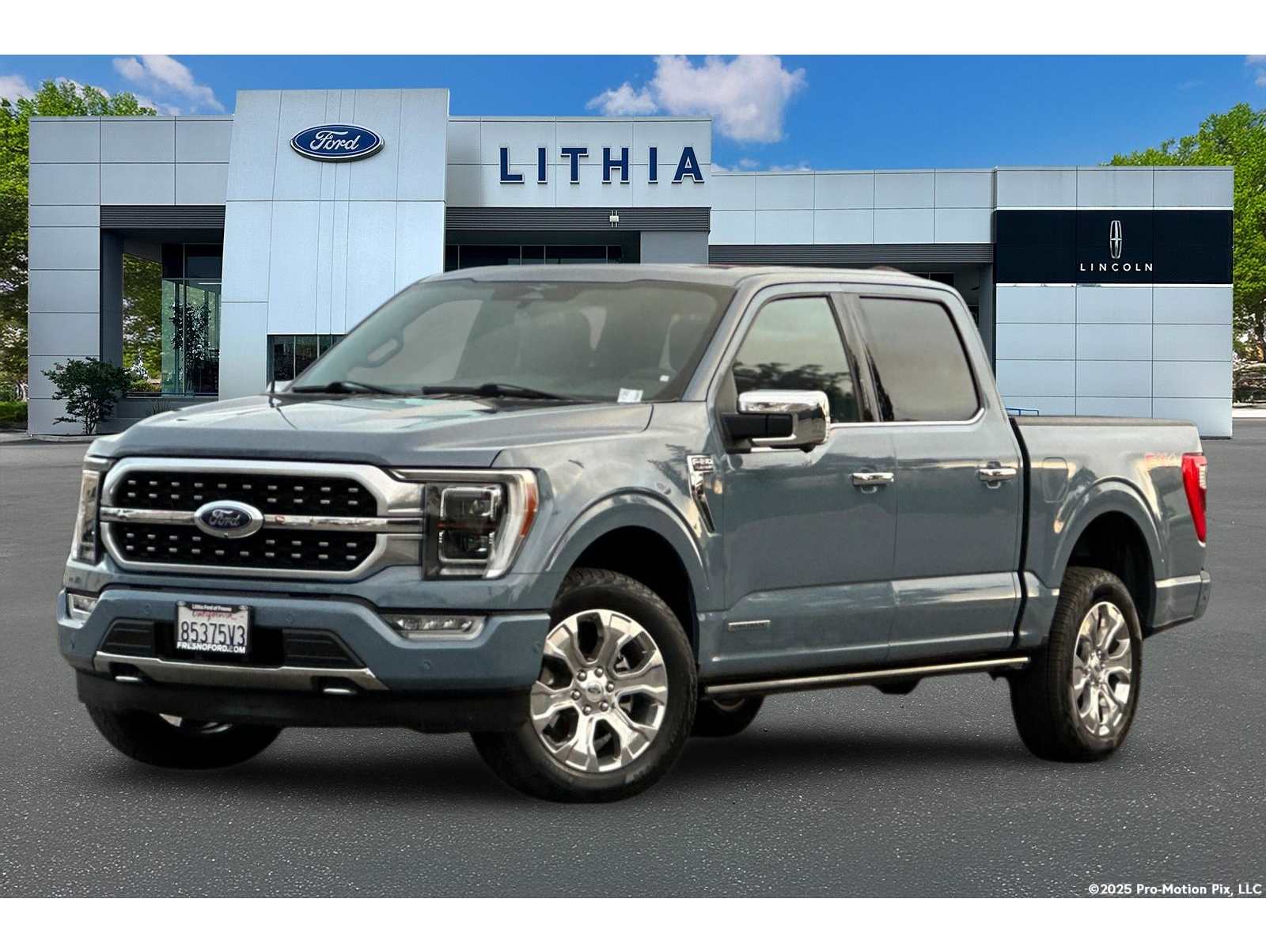 2023 Ford F-150 Platinum's photo