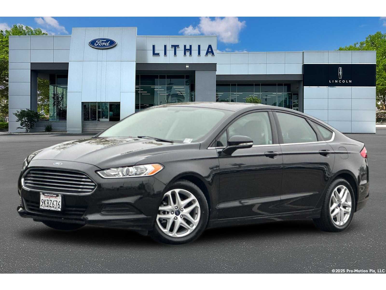 2015 Ford Fusion SE's photo
