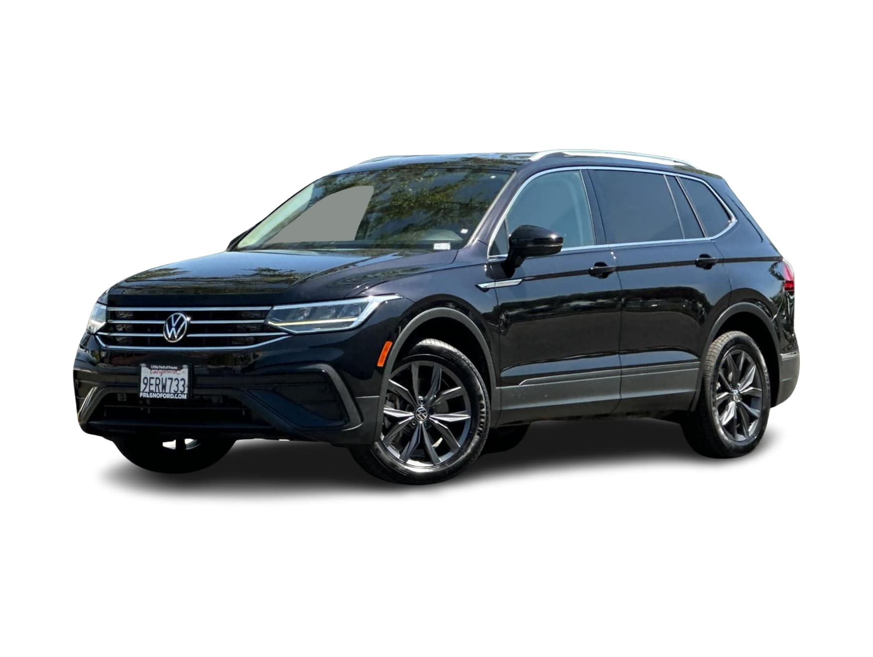 Thumbnail: 2023 Volkswagen Tiguan - 1