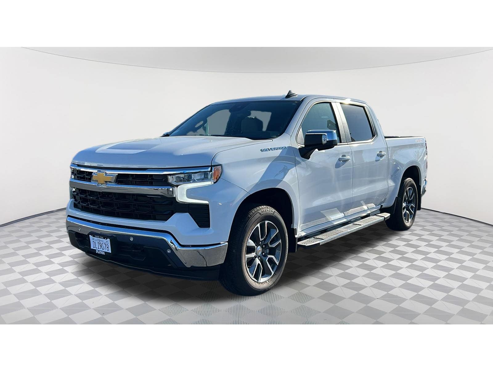2025 Chevrolet Silverado 1500 LT's photo