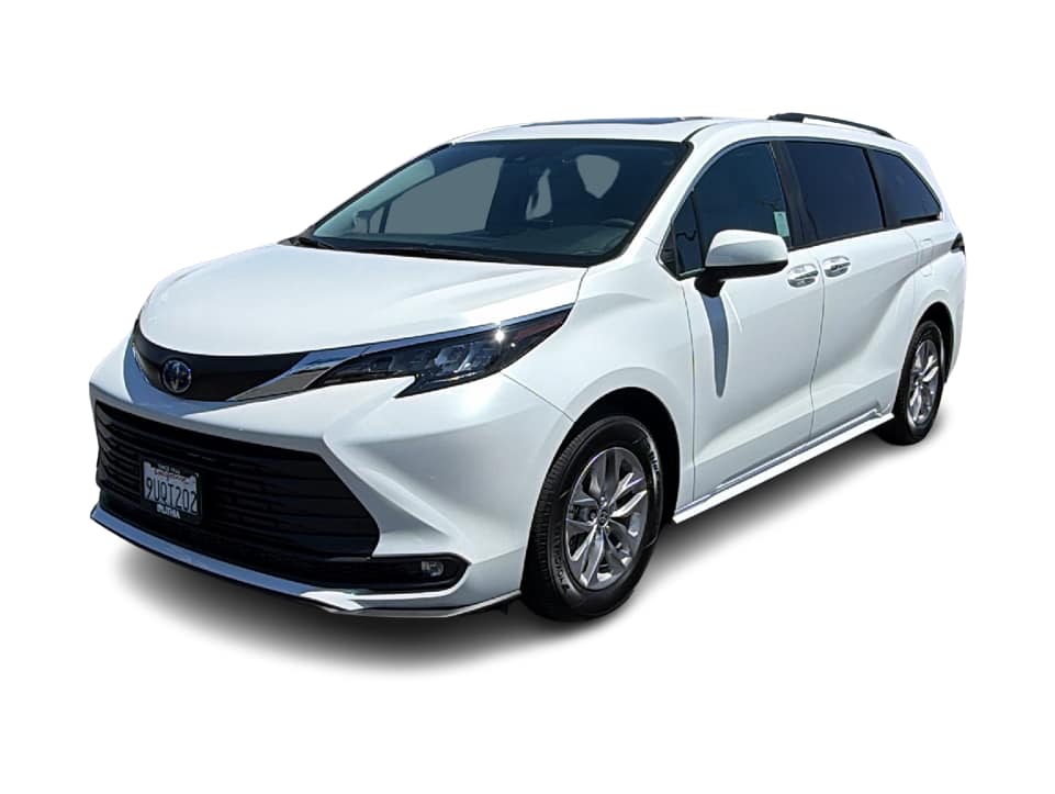Thumbnail: 2025 Toyota Sienna - 1