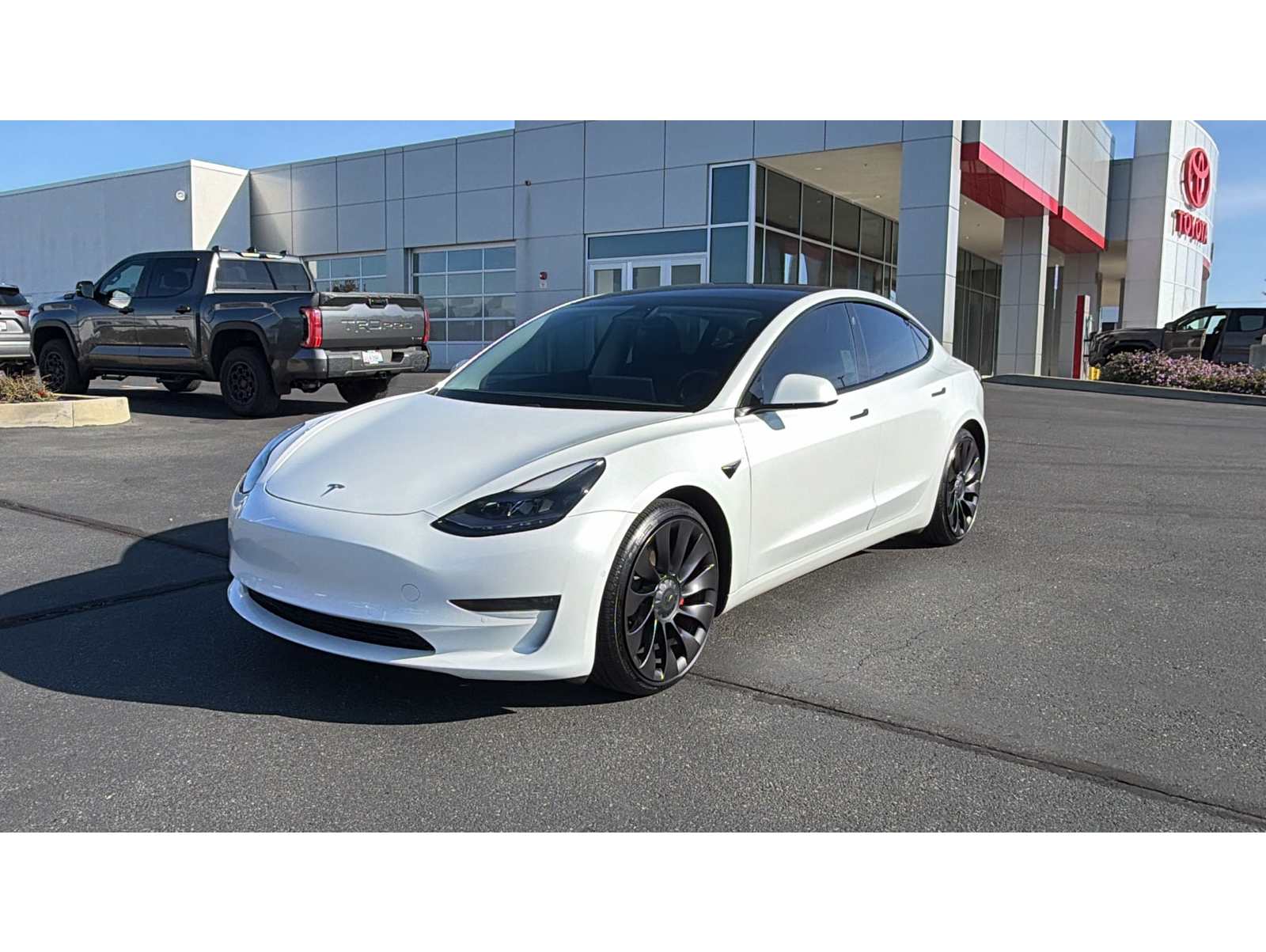 2021 Tesla Model 3 Base's photo
