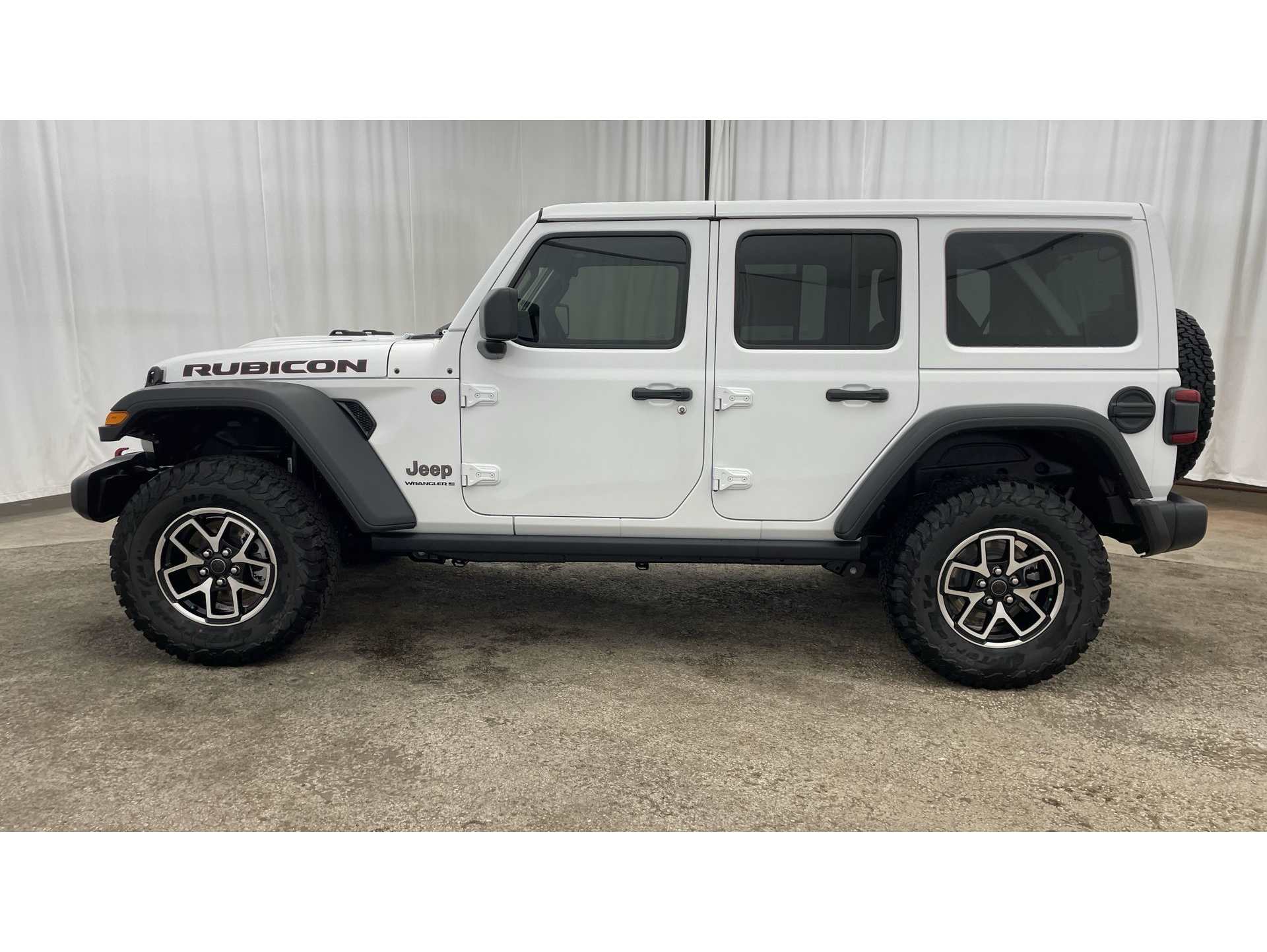 2025 Jeep Wrangler 4-Door Rubicon's photo