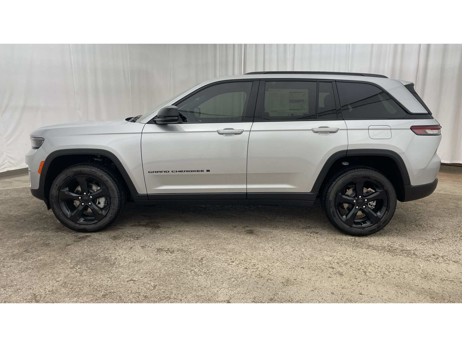 2025 Jeep Grand Cherokee Limited's photo