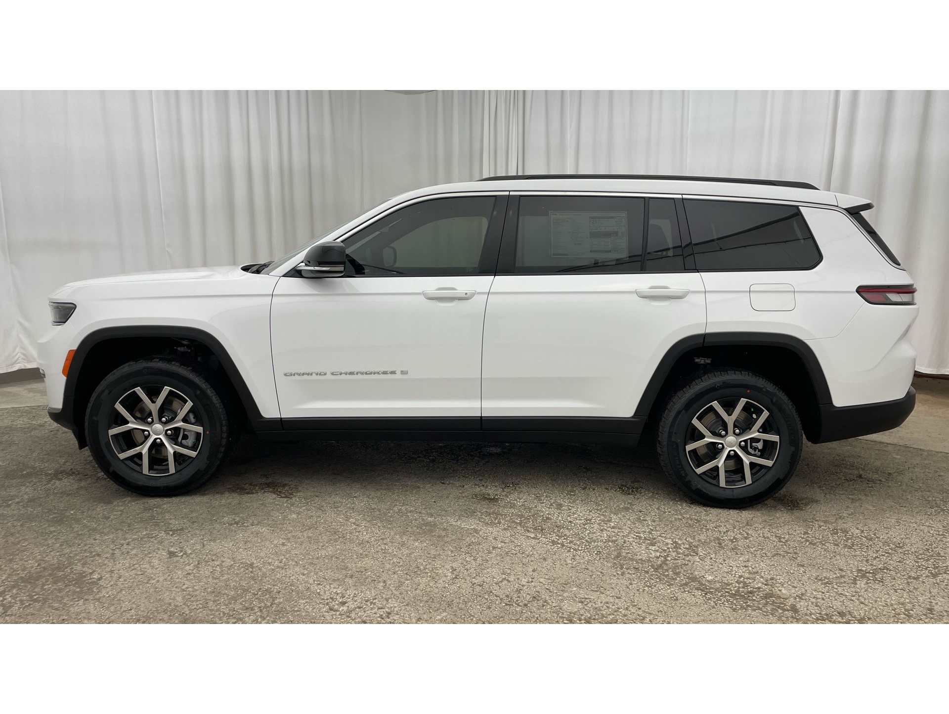 2025 Jeep Grand Cherokee L Limited's photo