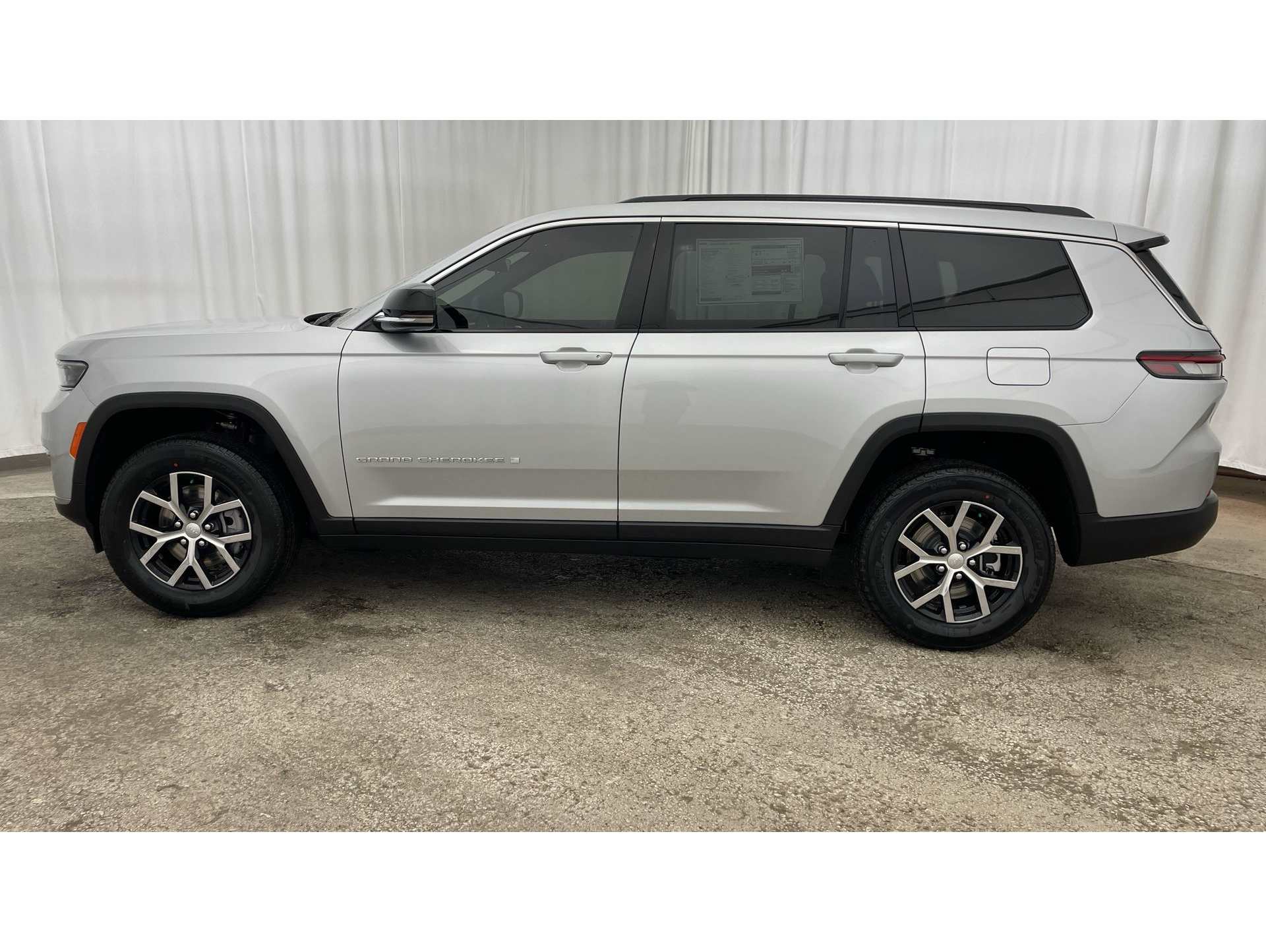 2025 Jeep Grand Cherokee L Limited's photo