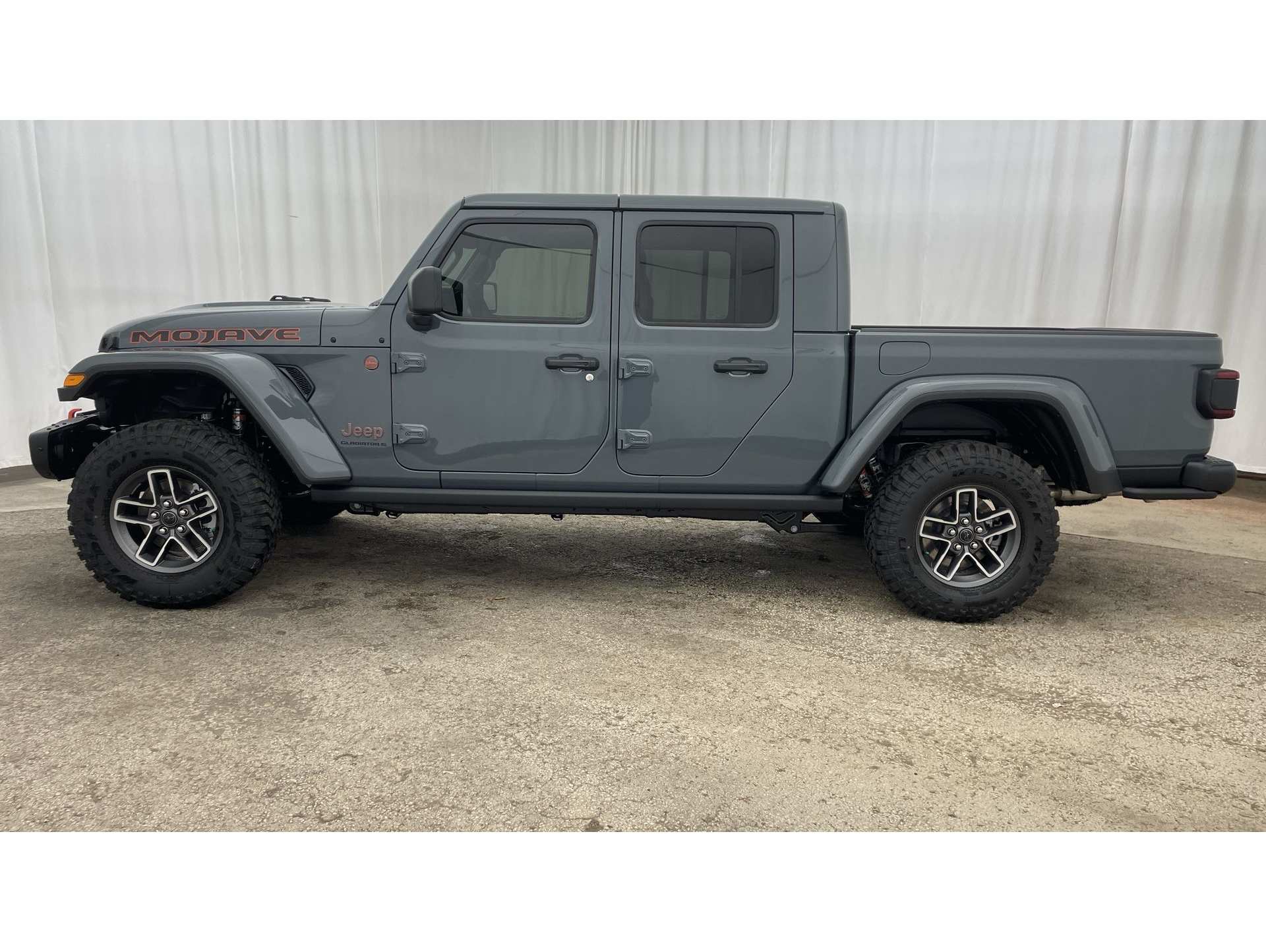 2025 Jeep Gladiator Mojave's photo