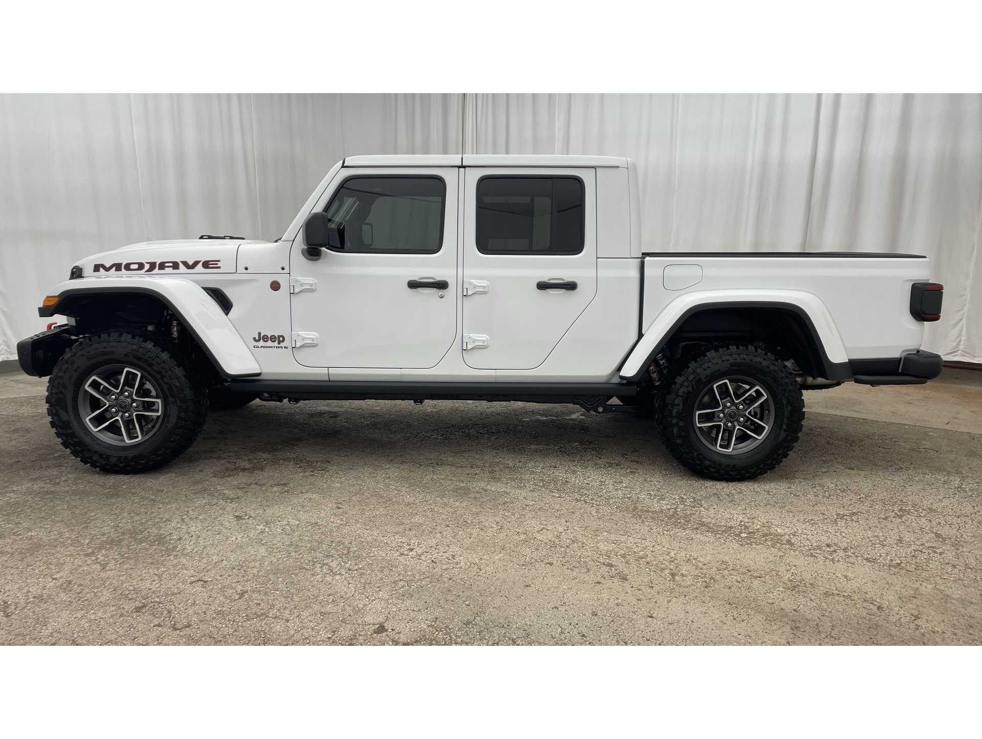 2025 Jeep Gladiator Mojave's photo