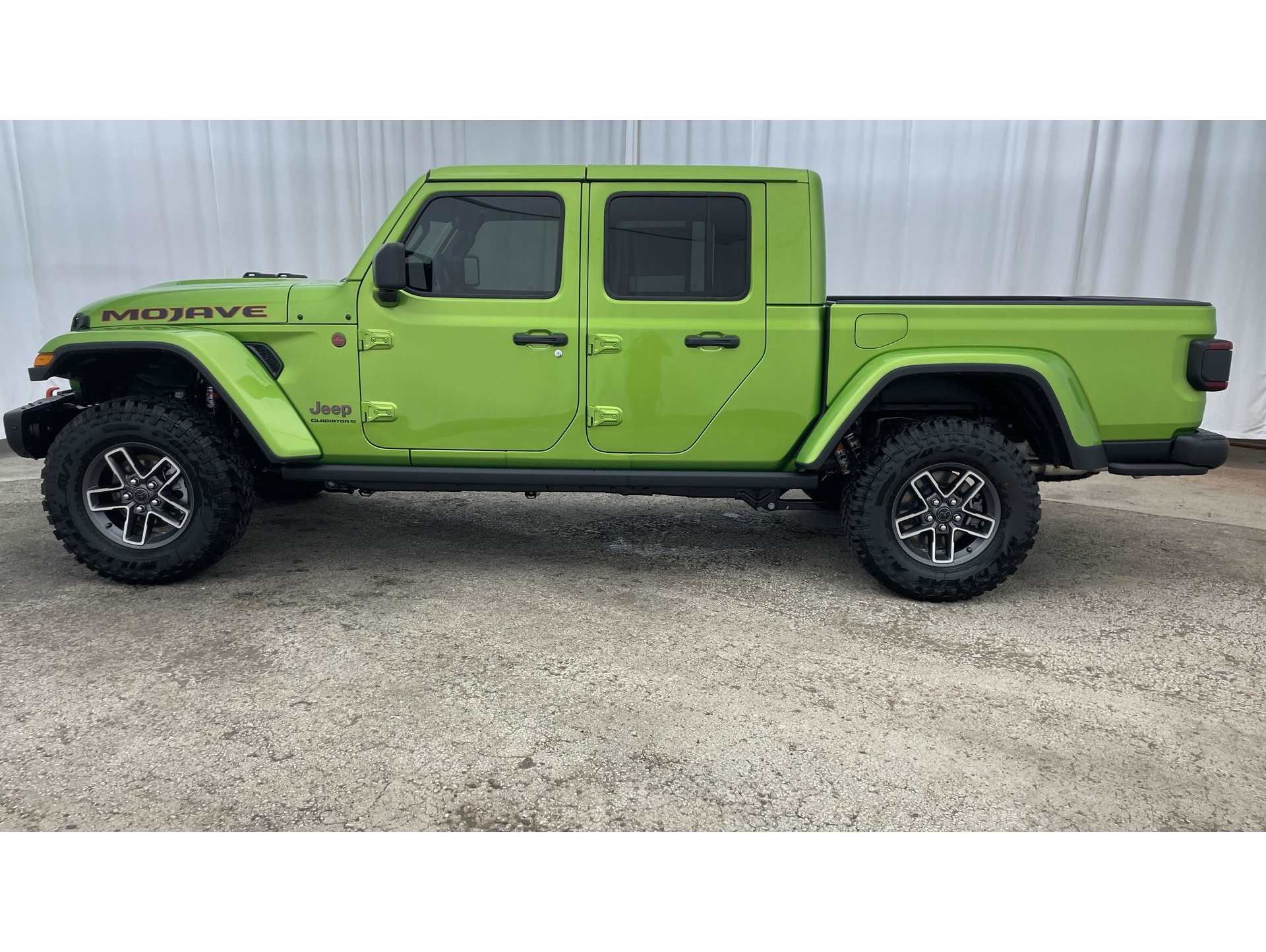 2025 Jeep Gladiator Mojave's photo