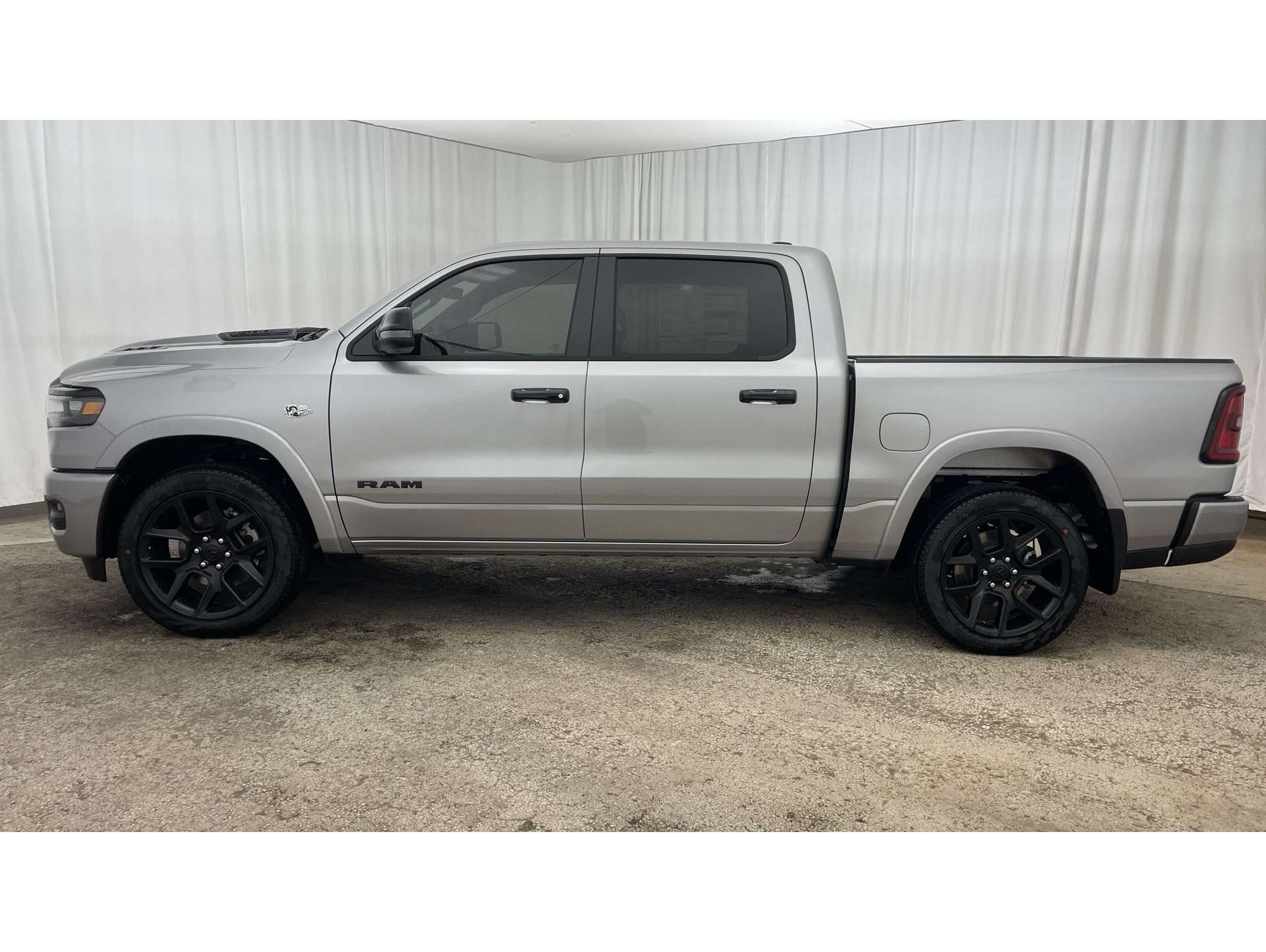 2026 RAM Ram 1500 Pickup Laramie's photo