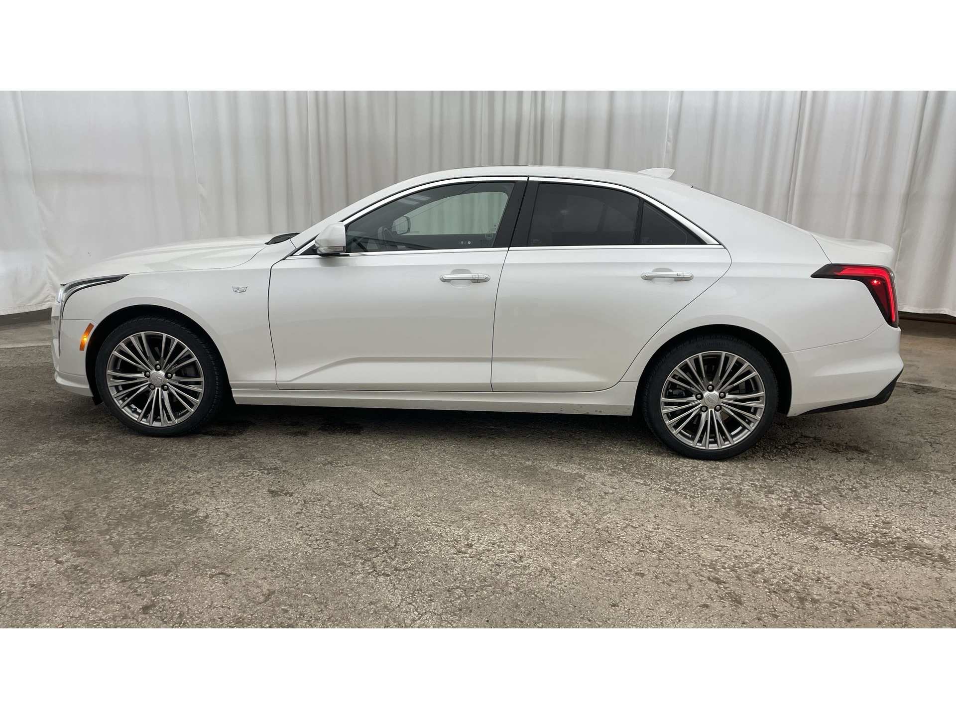 2024 Cadillac CT4