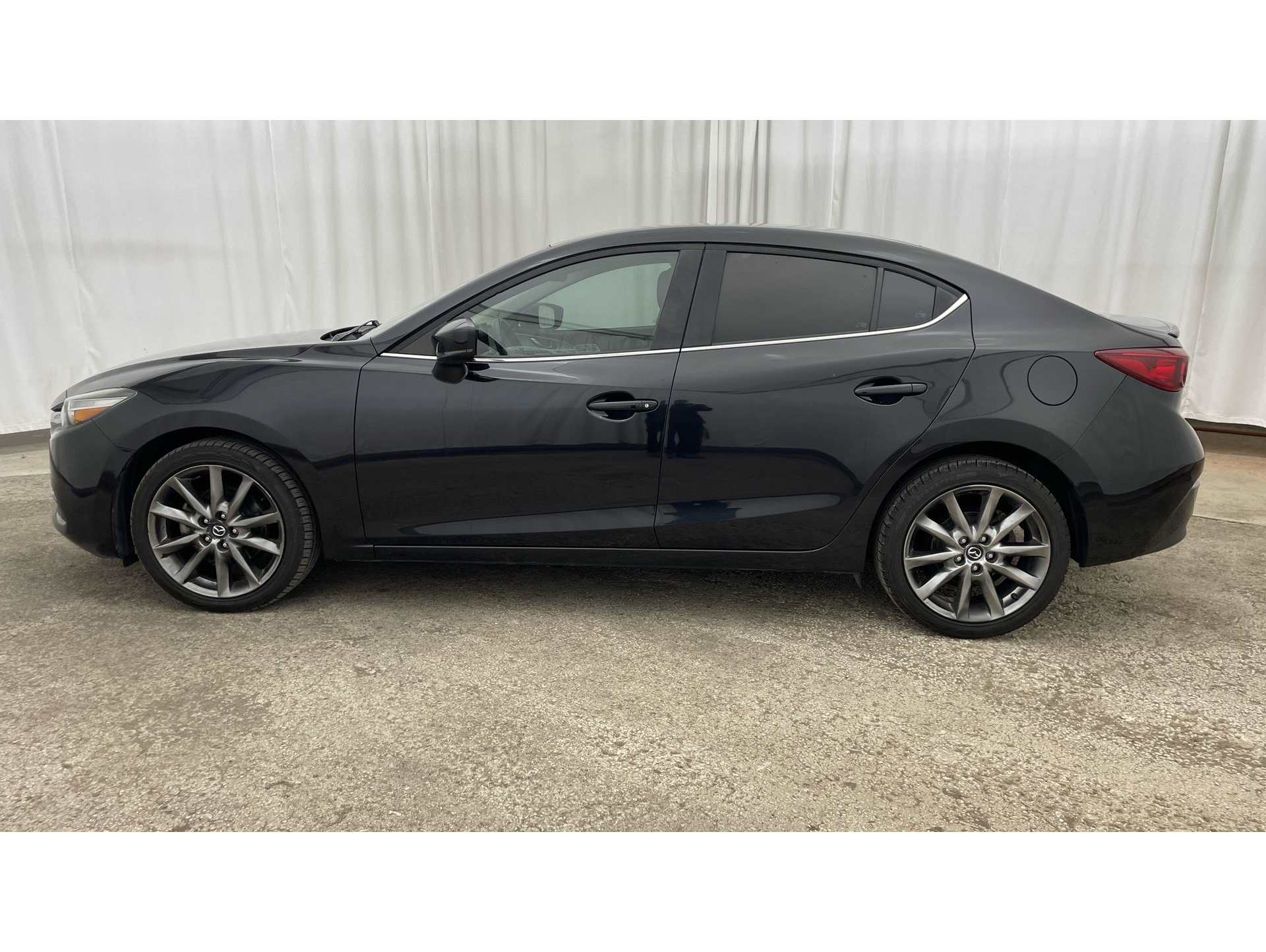 2018 Mazda Mazda3 Touring's photo
