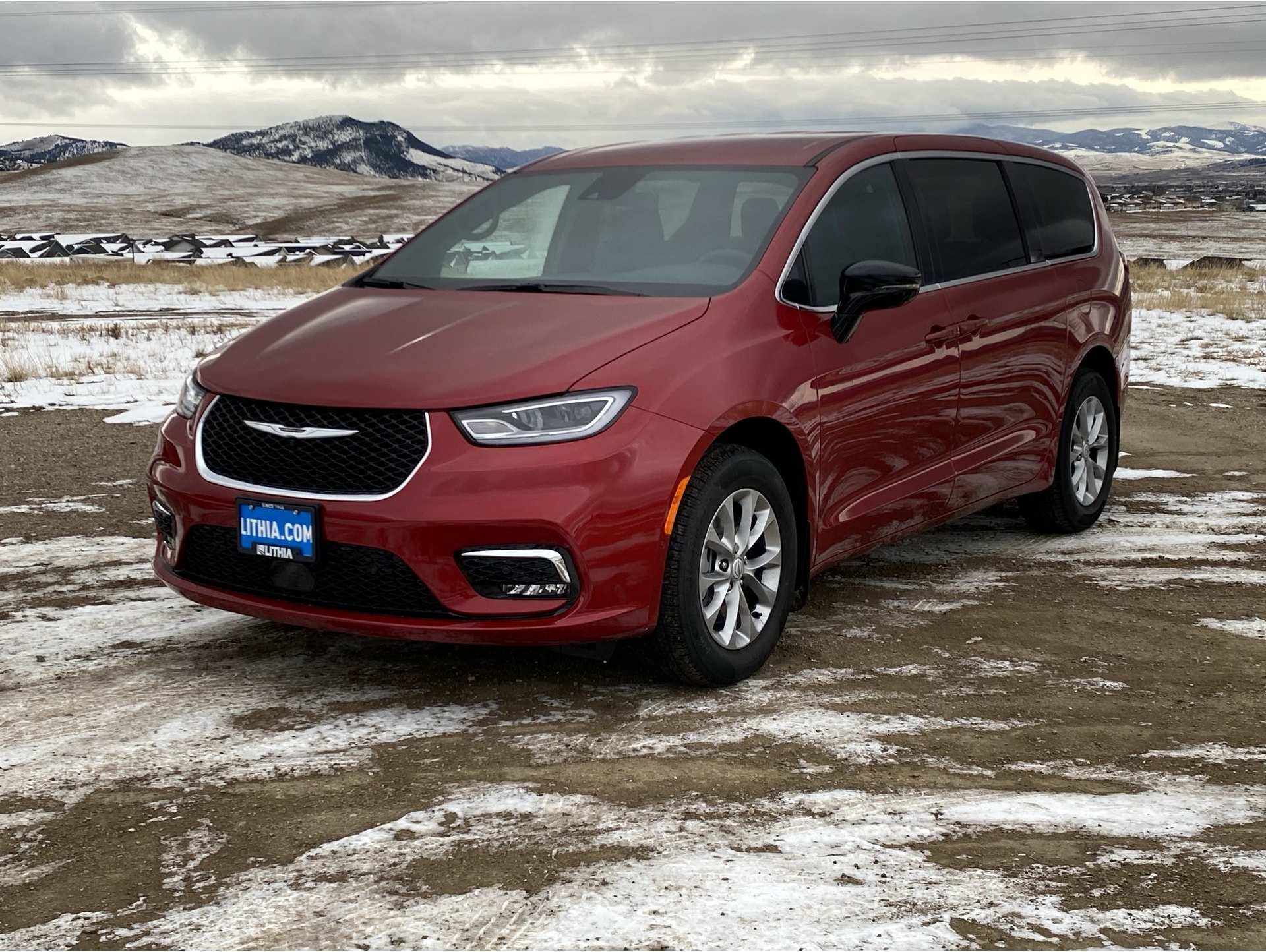 2026 Chrysler Pacifica Select's photo