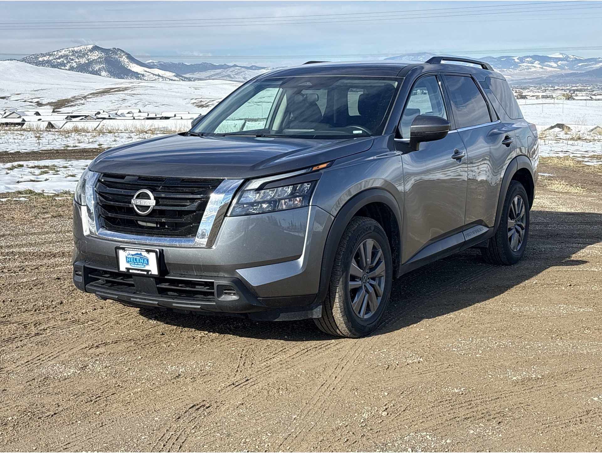 2025 Nissan Pathfinder SV