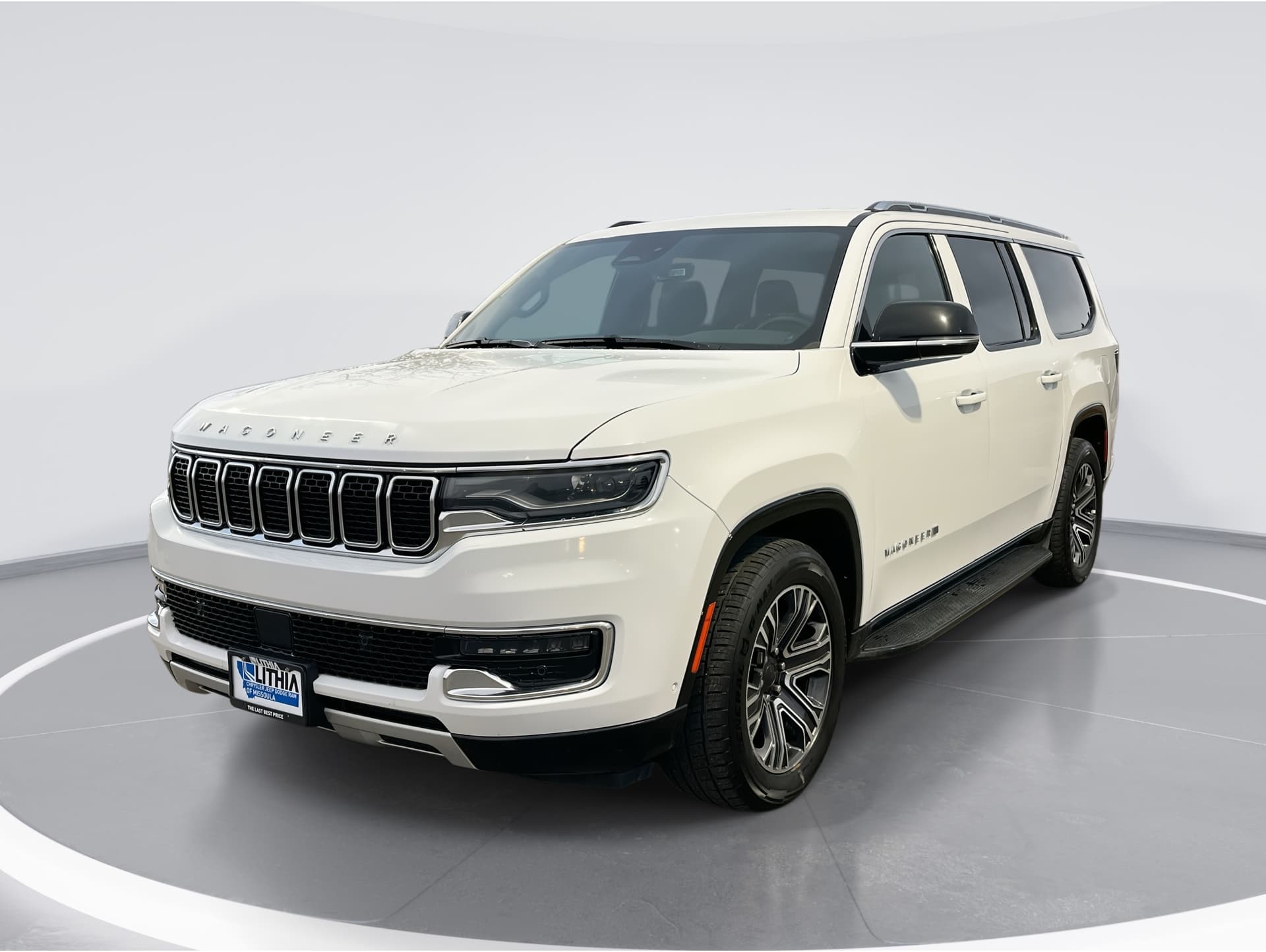 2023 Jeep Wagoneer L Series II's photo