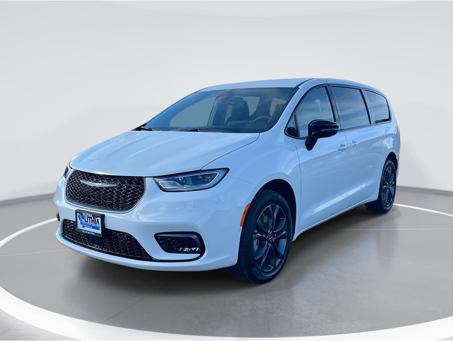 2026 Chrysler Pacifica Select's photo