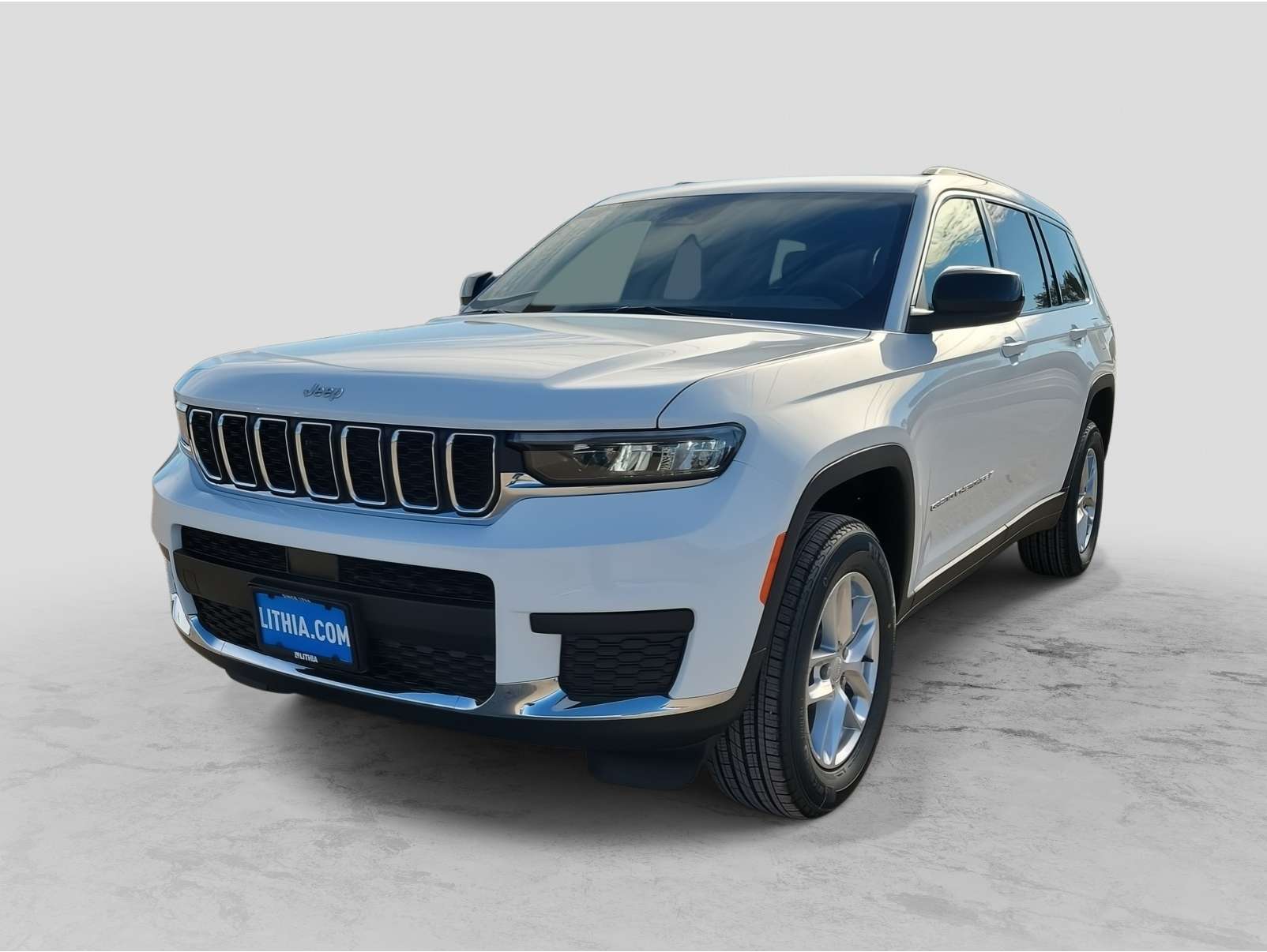 2025 Jeep Grand Cherokee L Laredo's photo